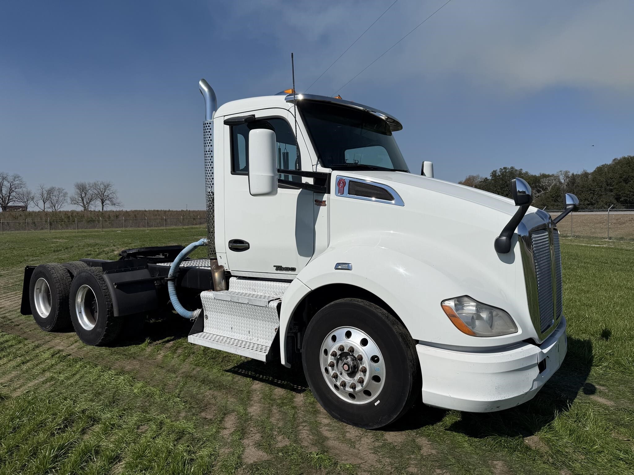 2015 Kenworth T680 Semi Trucks/Trailer