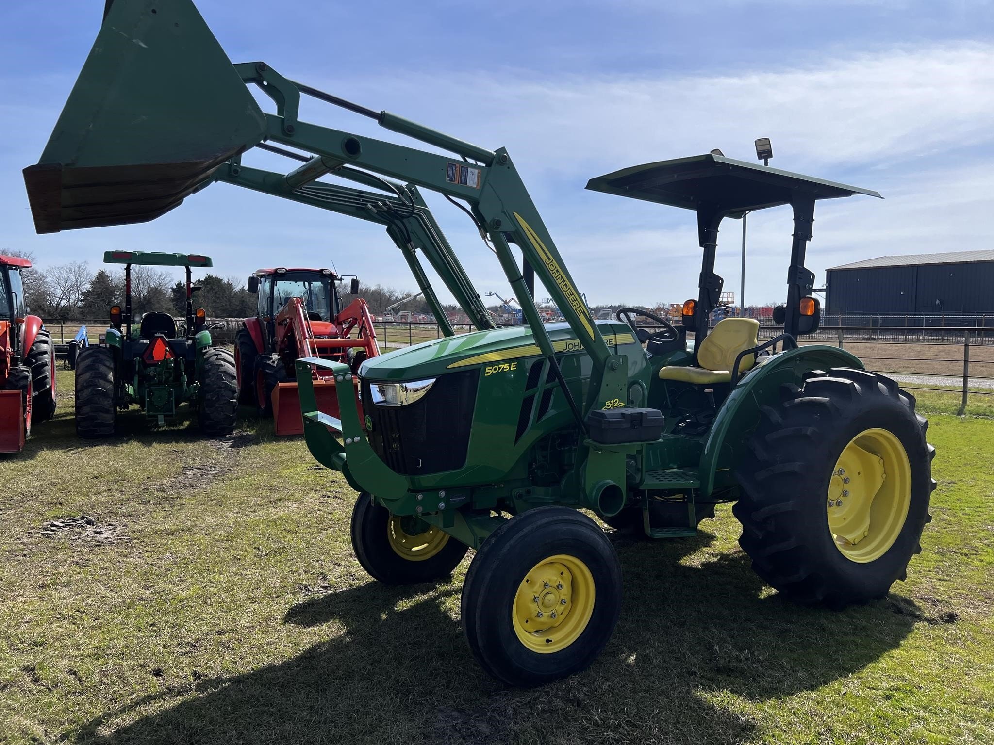 2016 John Deere 5075E Tractor