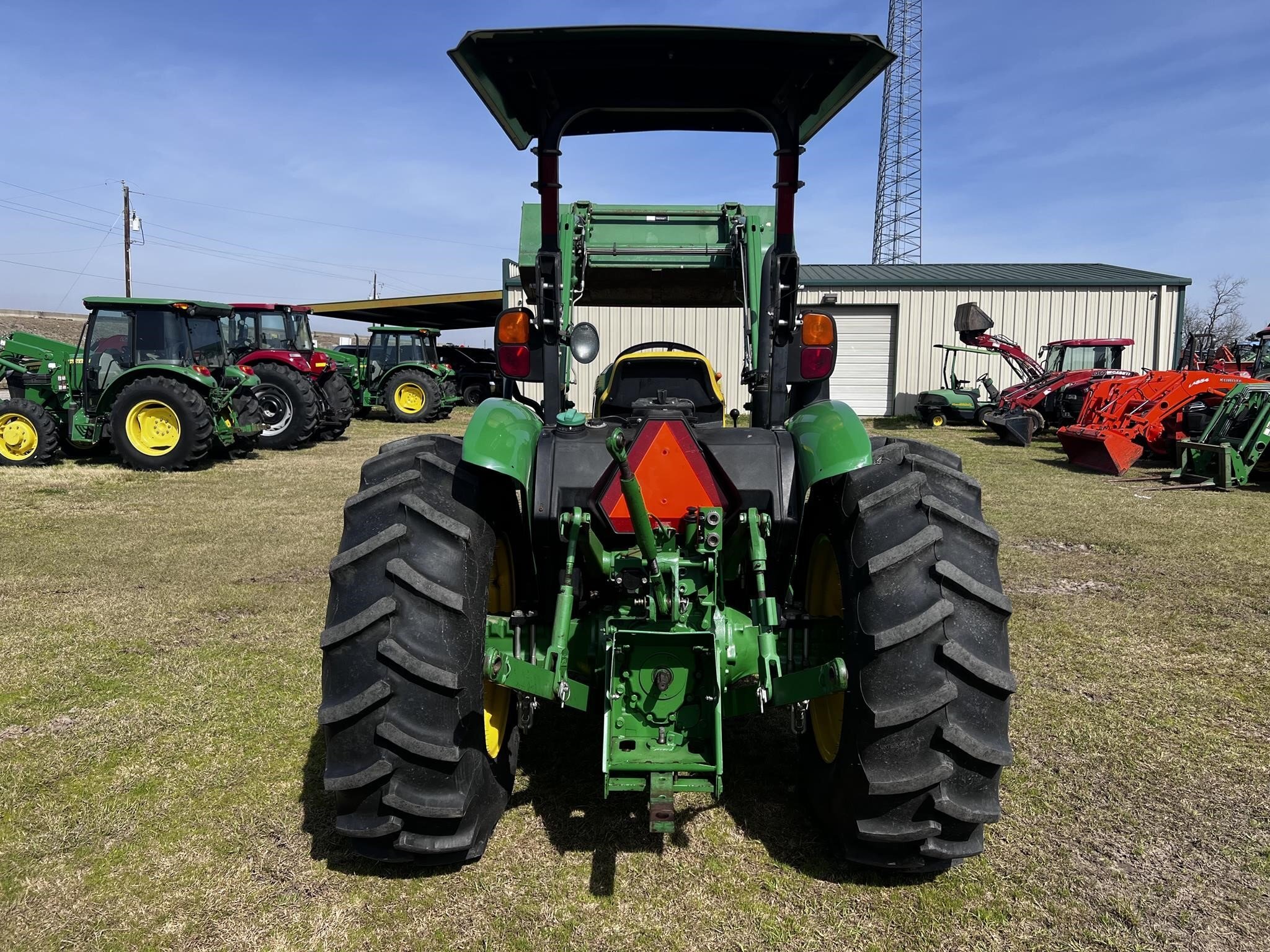 2016 John Deere 5075E Tractor