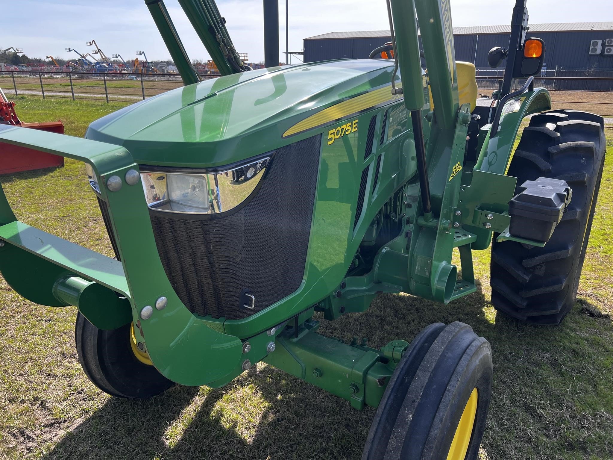 2016 John Deere 5075E Tractor
