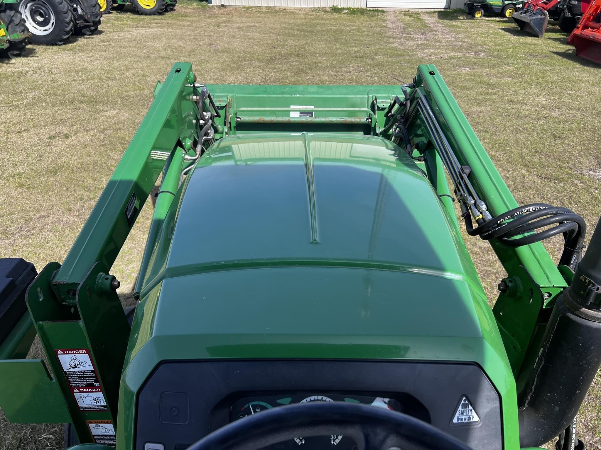 2016 John Deere 5075E Tractor
