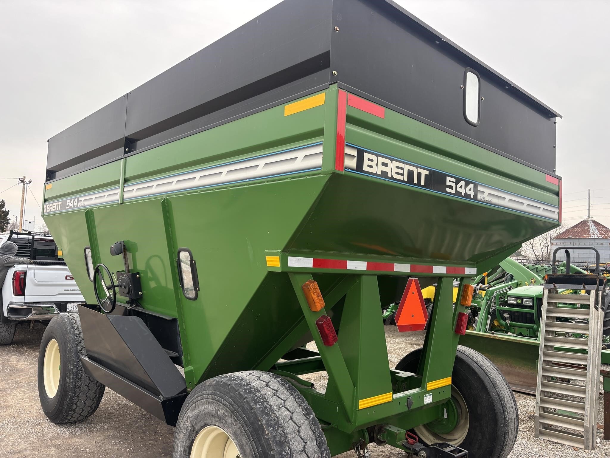  Brent 544 Gravity Wagon