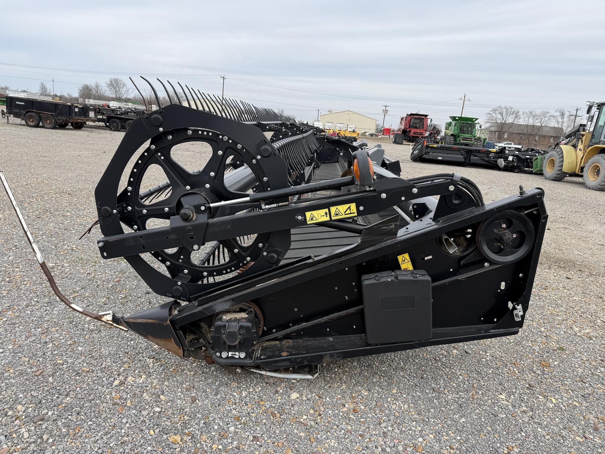 2017 MacDon FD75 Platform