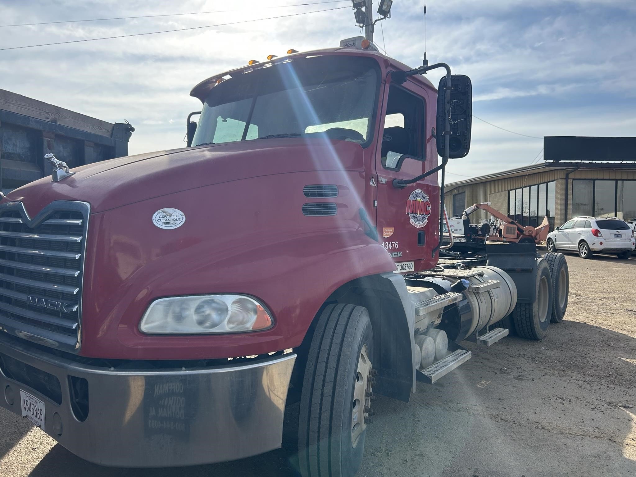 2016 Mack PINNACLE CXU613 Semi Trucks/Trailer