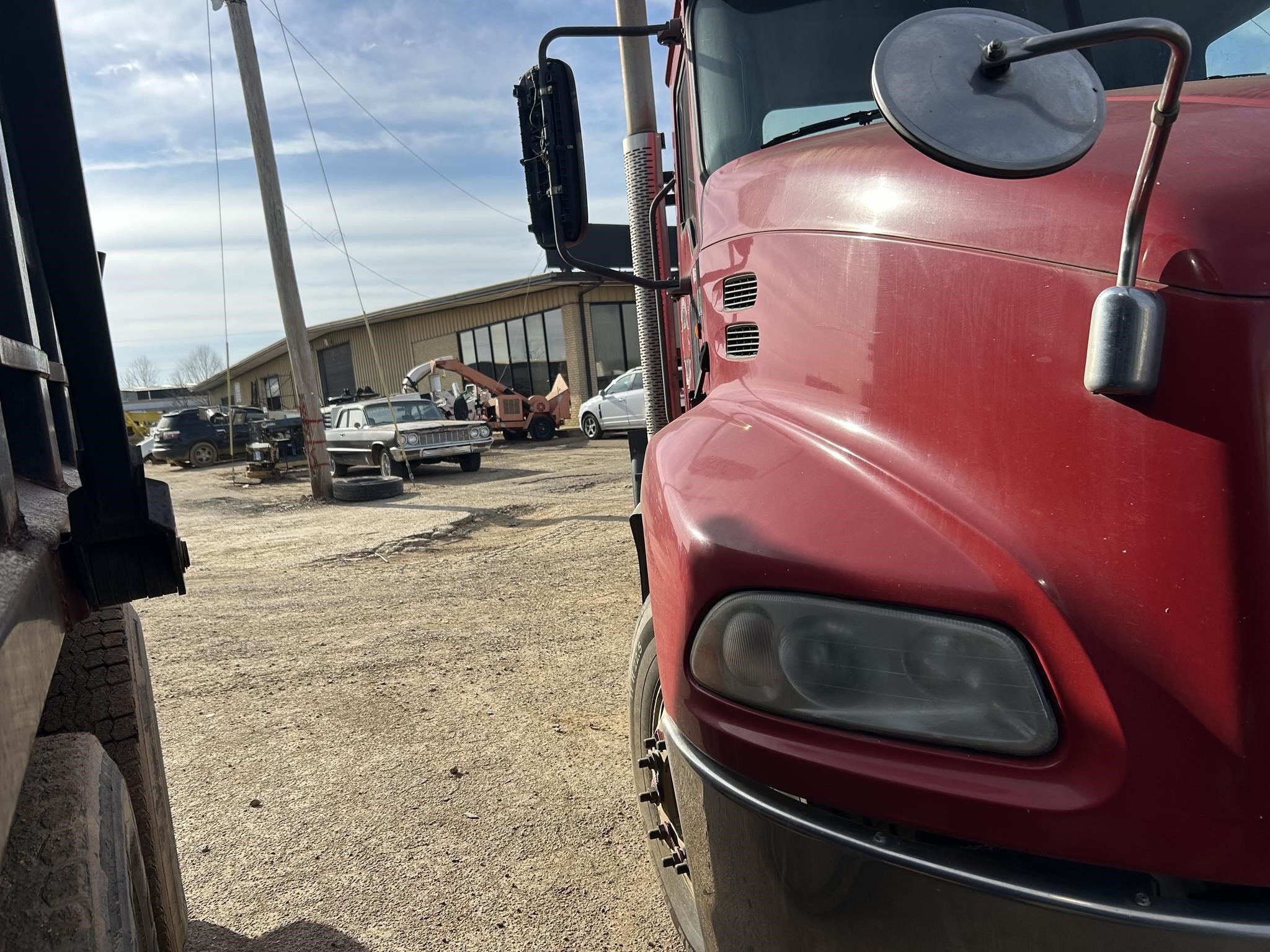 2016 Mack PINNACLE CXU613 Semi Trucks/Trailer