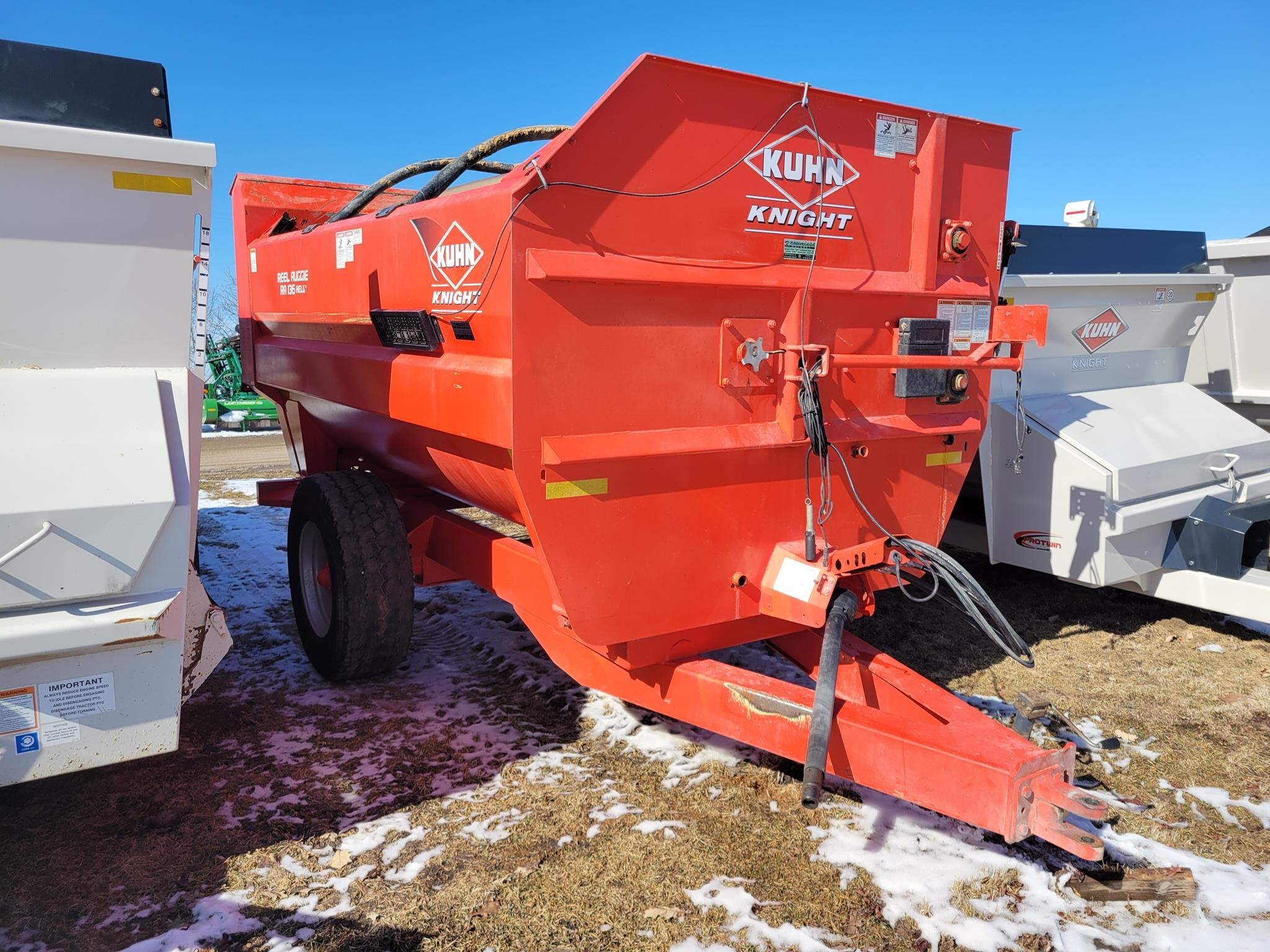 2014 Kuhn Knight RA136 Grinders and Mixer