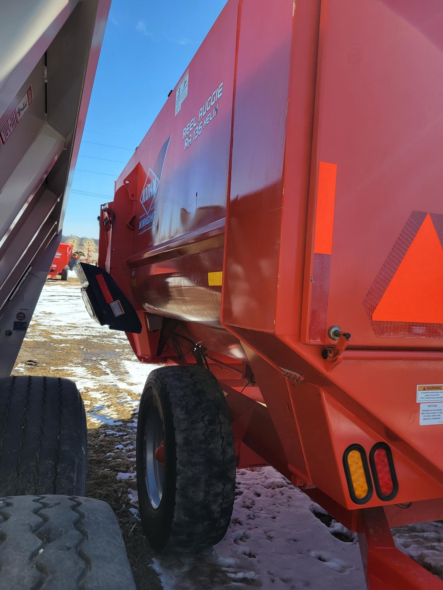 2014 Kuhn Knight RA136 Grinders and Mixer