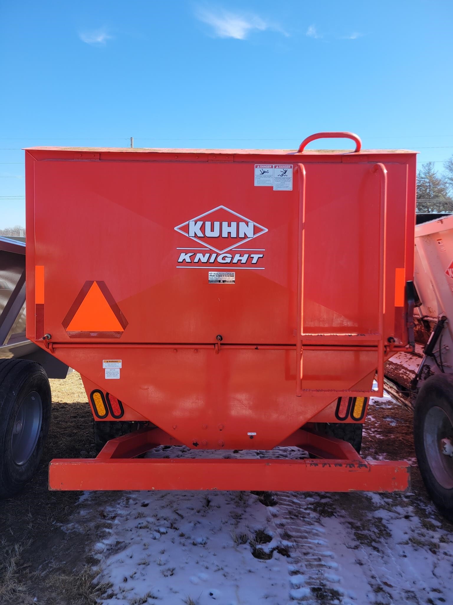 2014 Kuhn Knight RA136 Grinders and Mixer