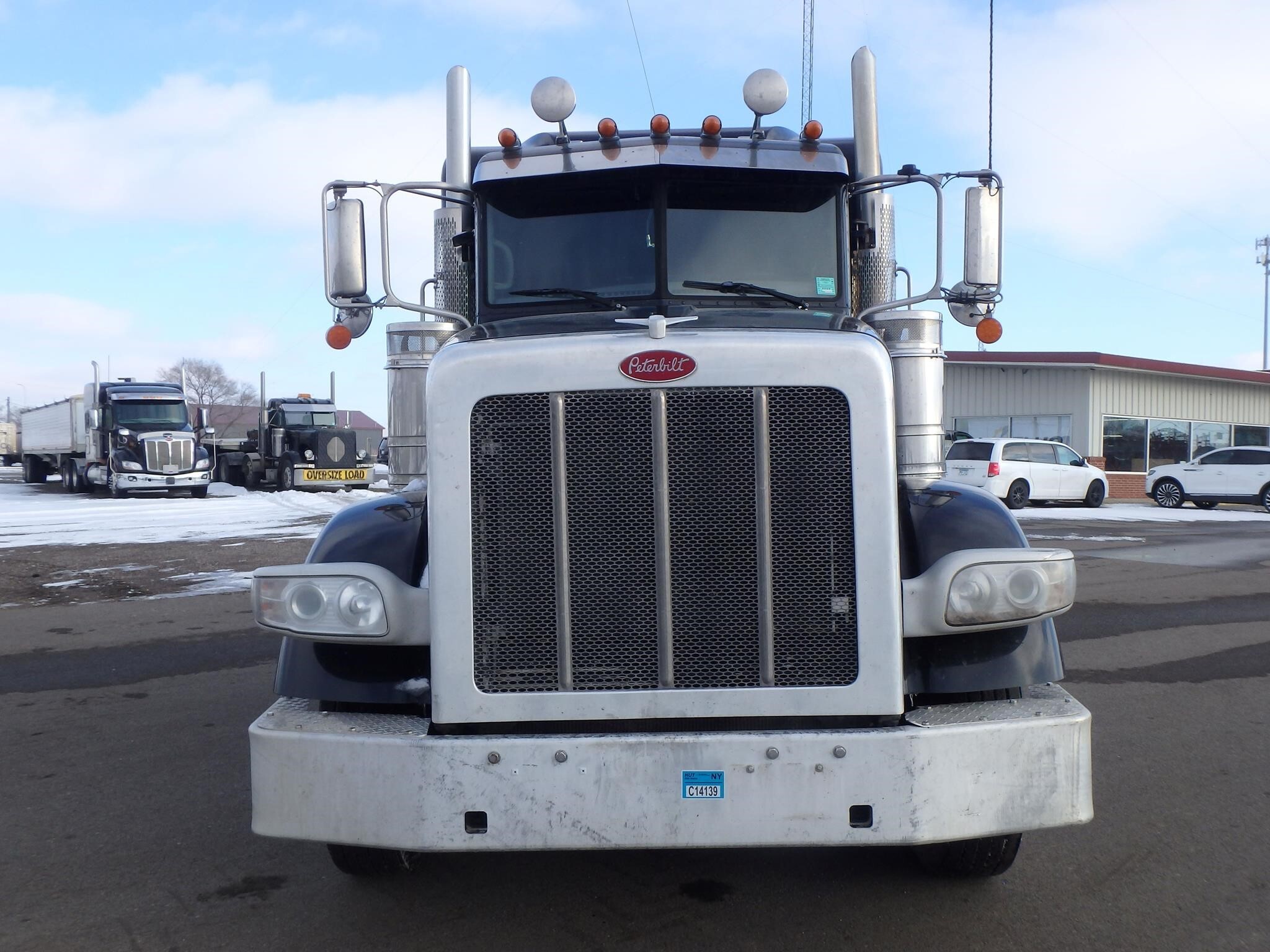 2016 Peterbilt 367 Semi Trucks/Trailer