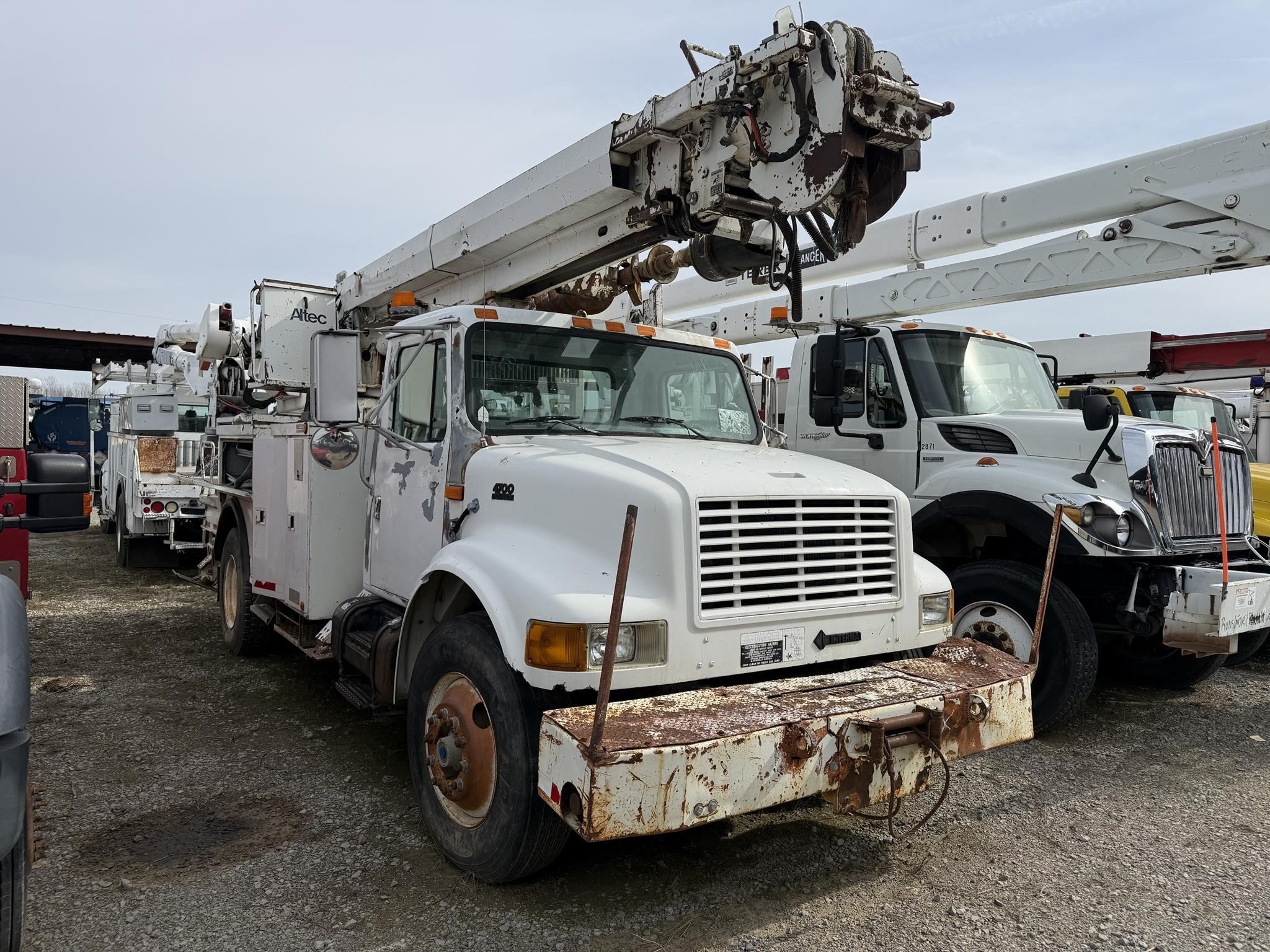 1998 Altec D945B Crane