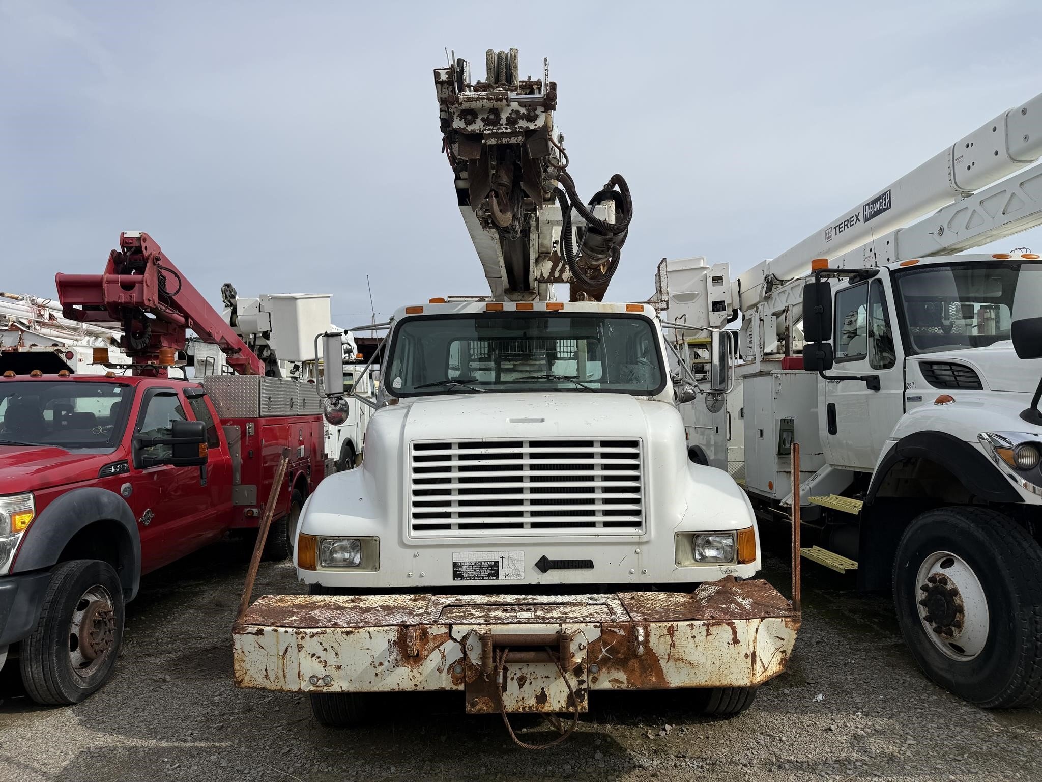 1998 Altec D945B Crane