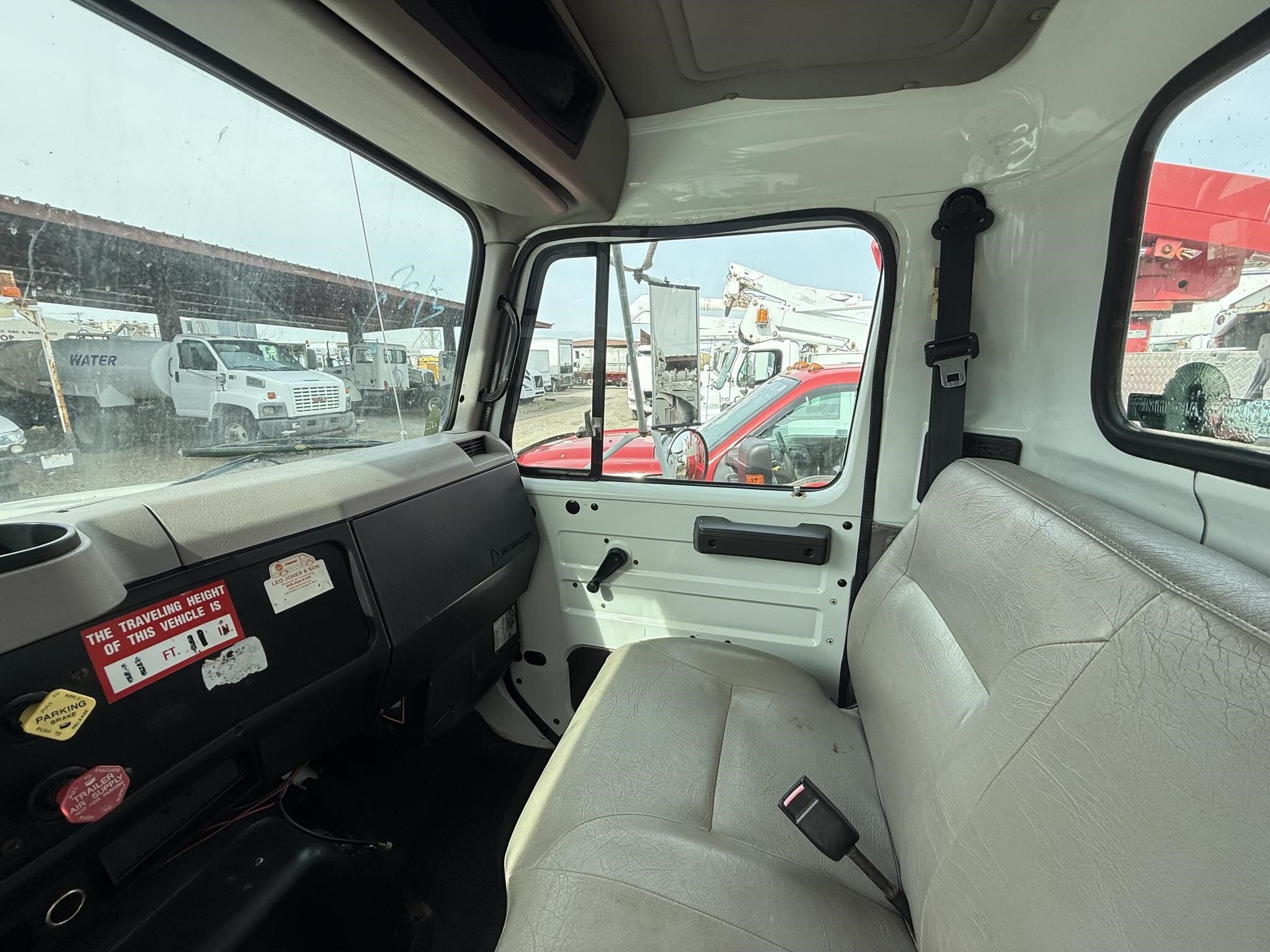 1998 Altec D945B Crane