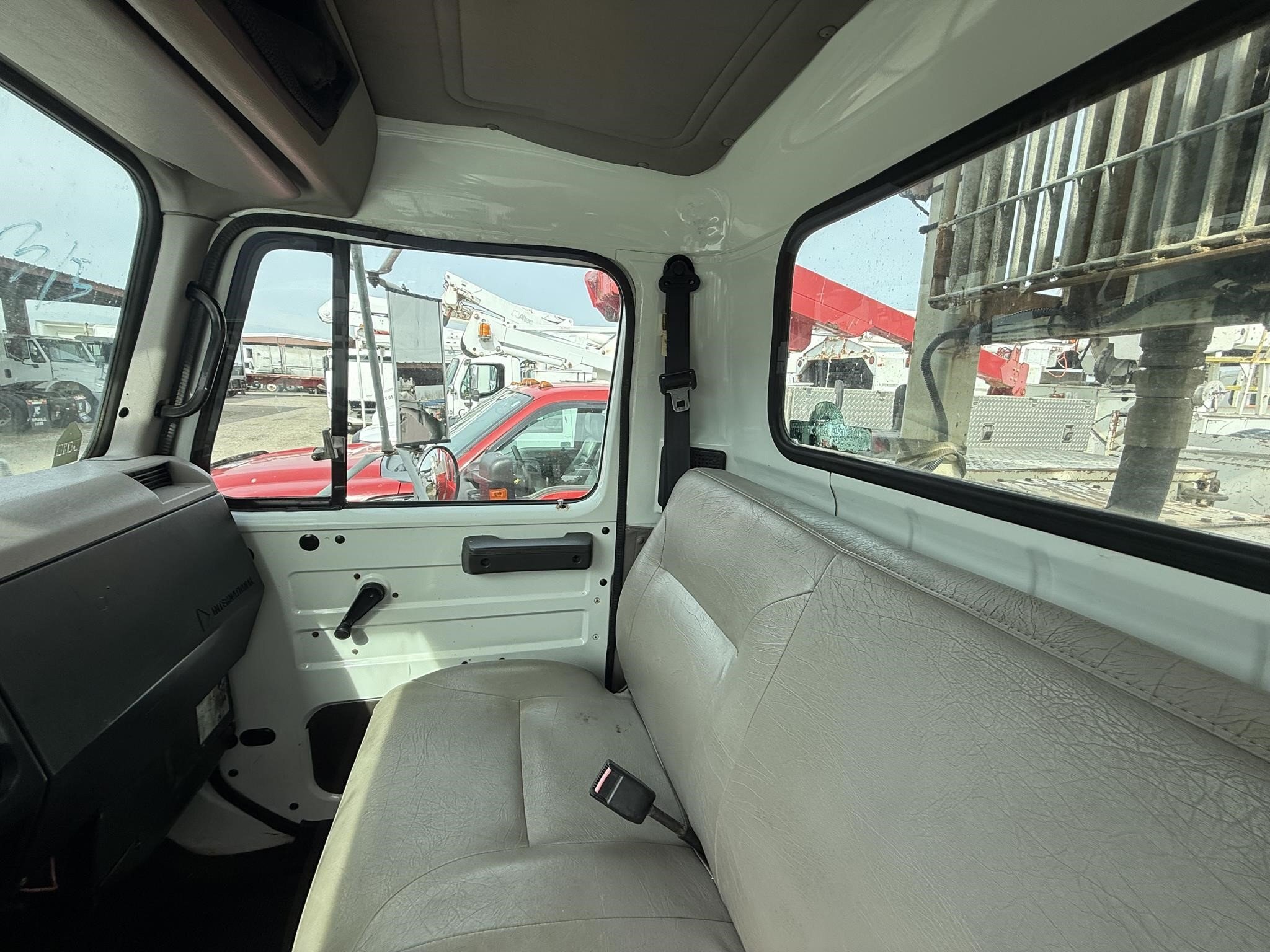 1998 Altec D945B Crane
