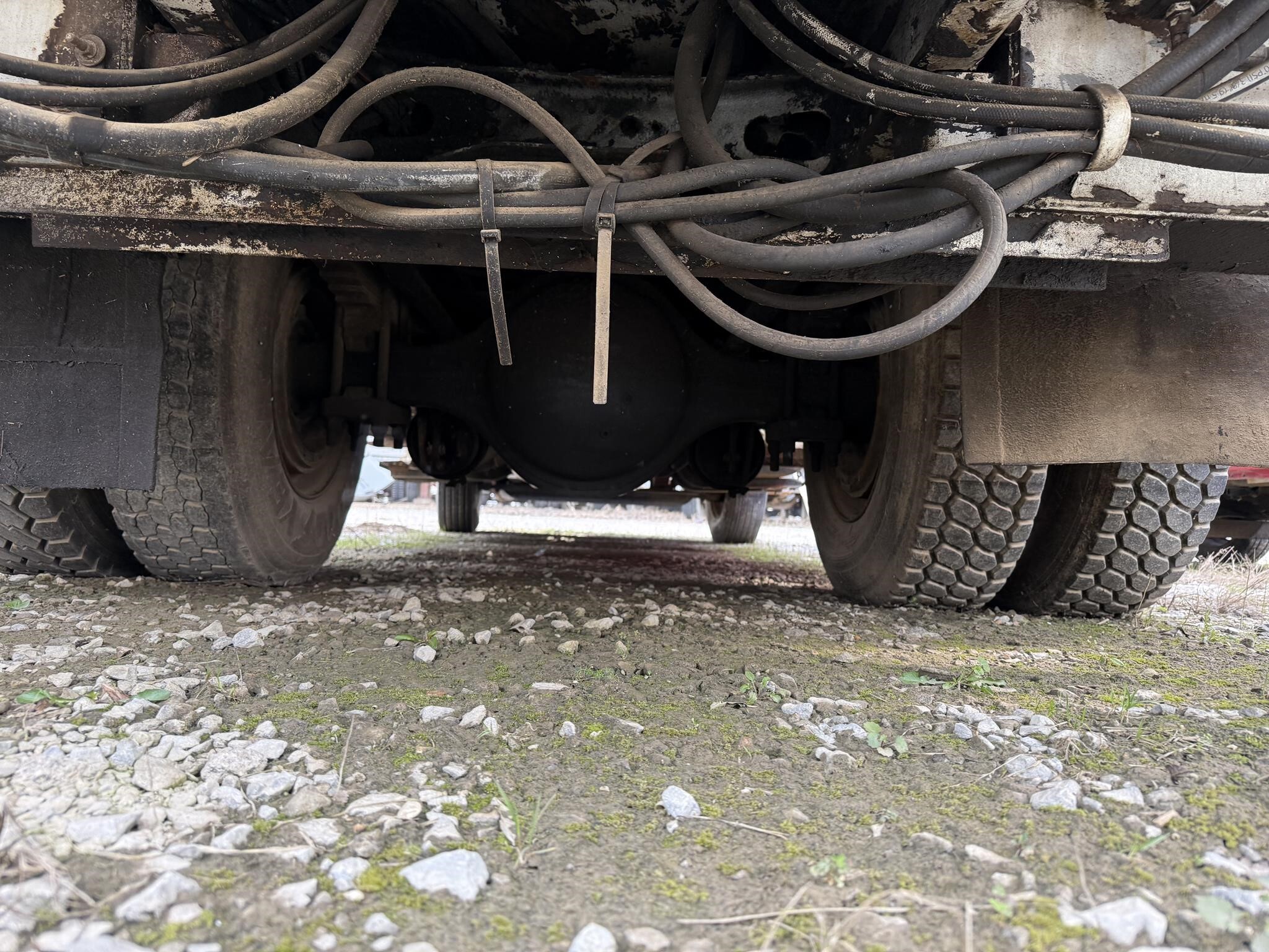 1998 Altec D945B Crane