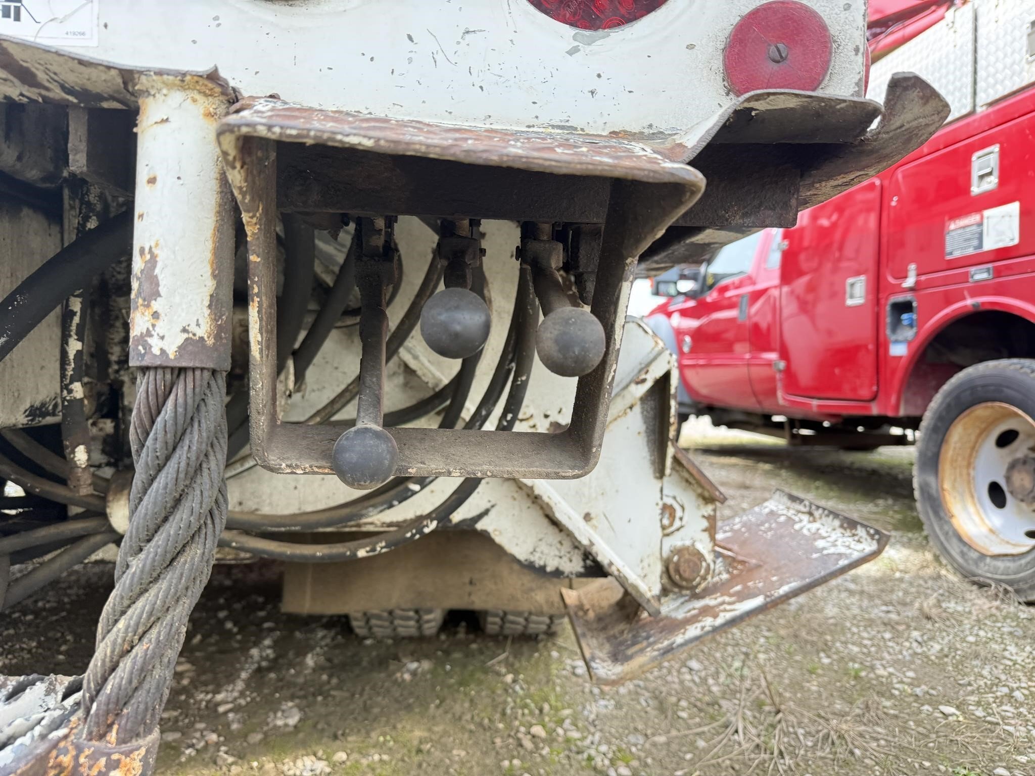 1998 Altec D945B Crane