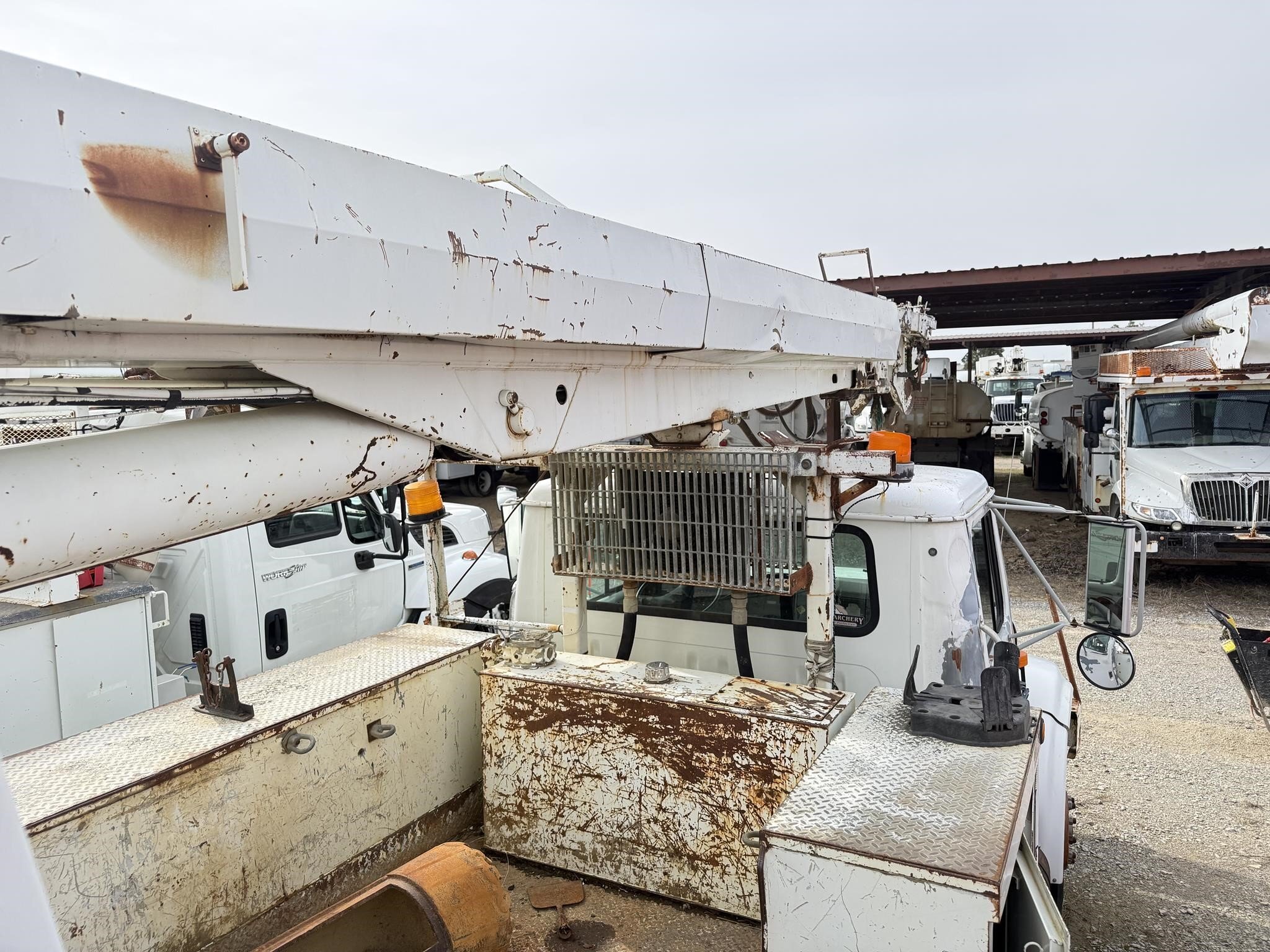 1998 Altec D945B Crane