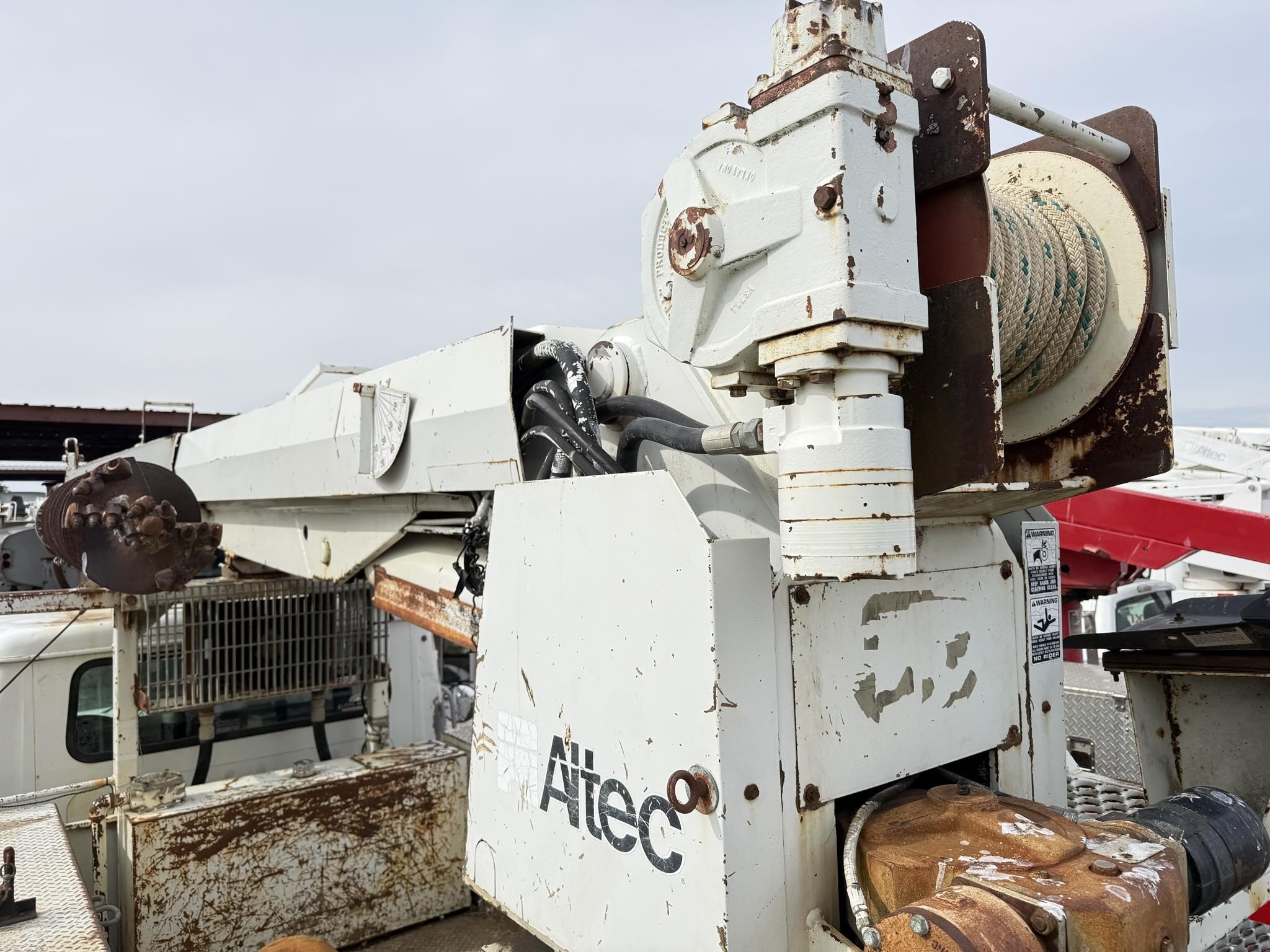1998 Altec D945B Crane