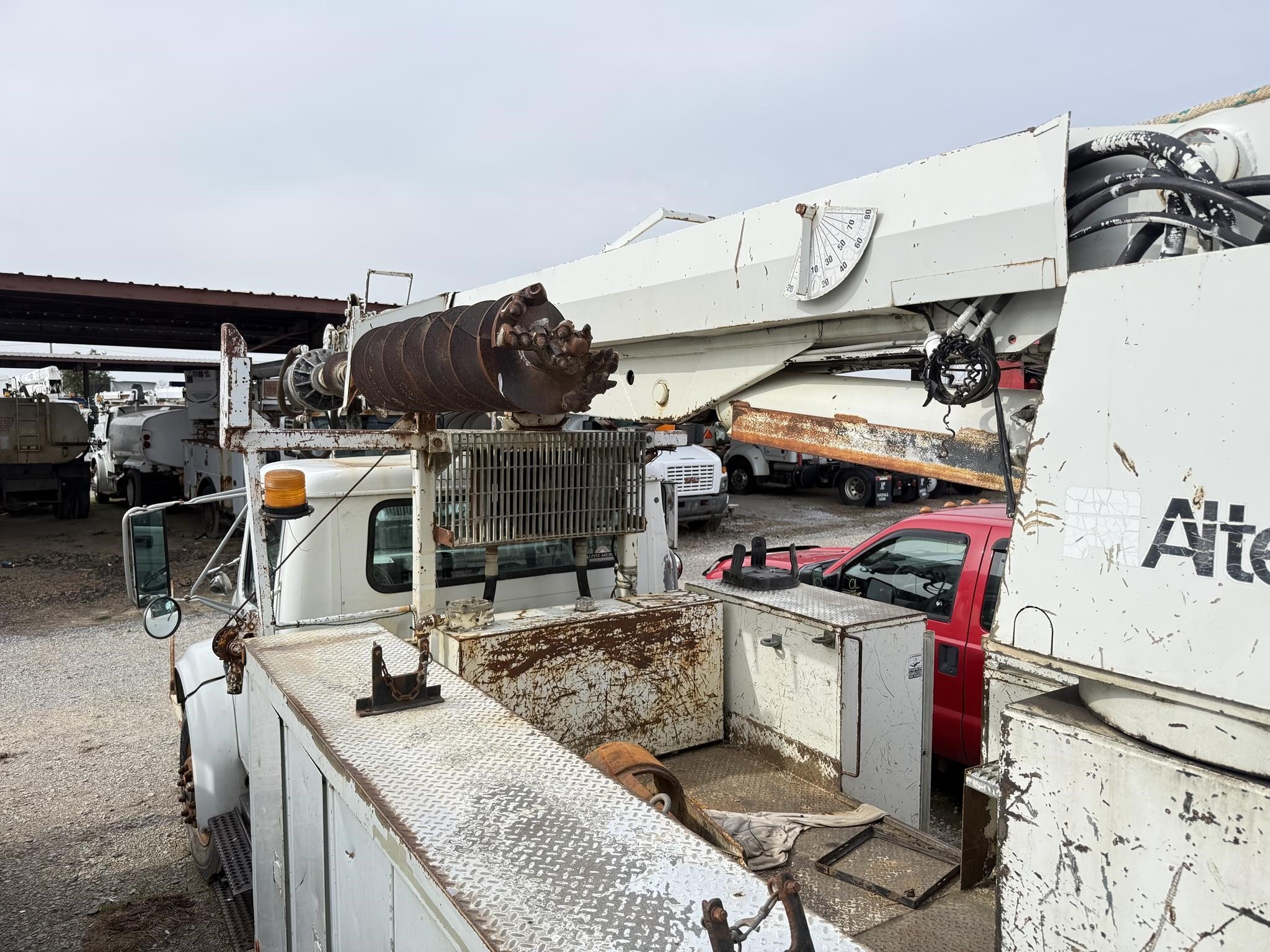 1998 Altec D945B Crane