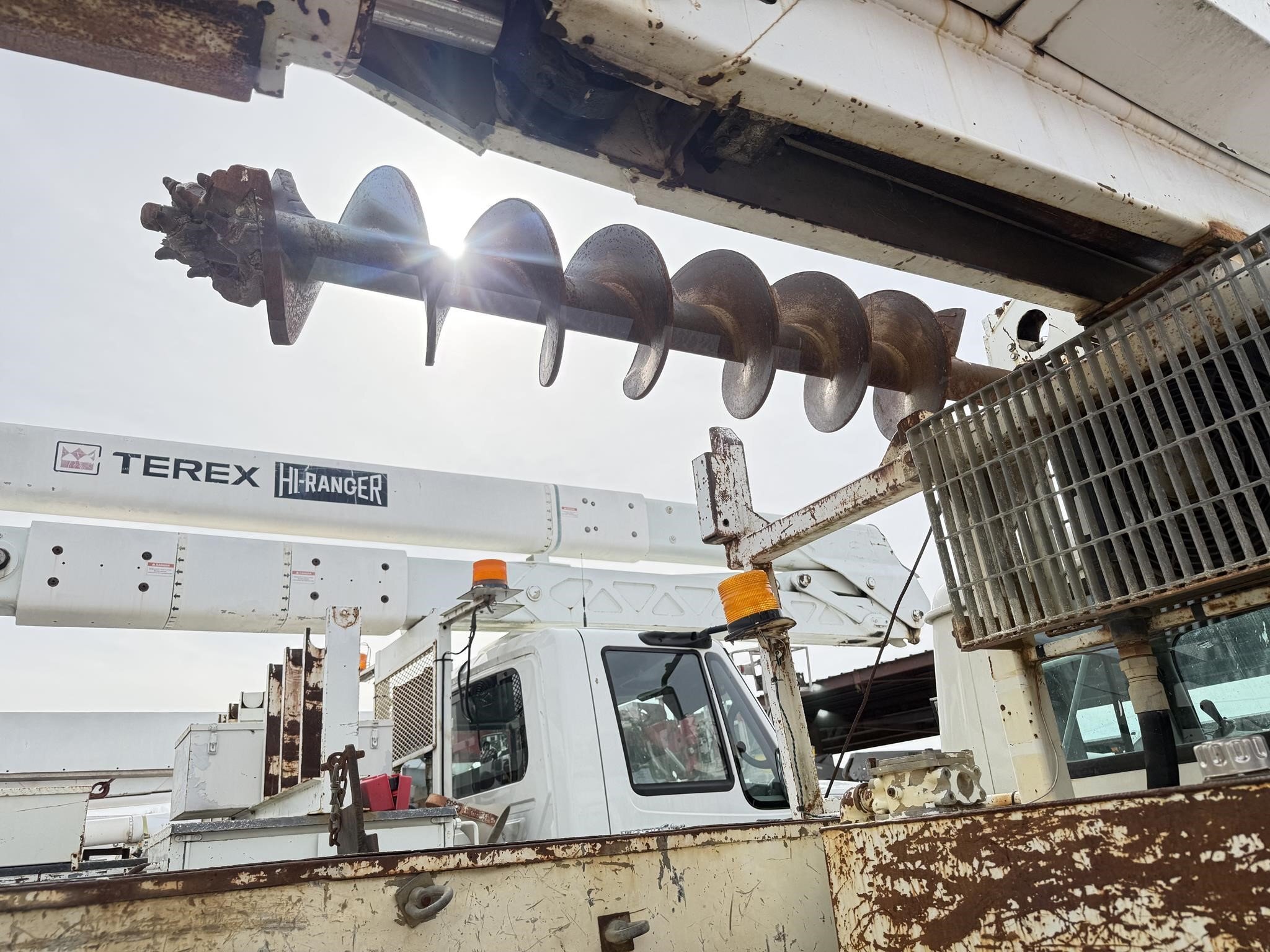 1998 Altec D945B Crane