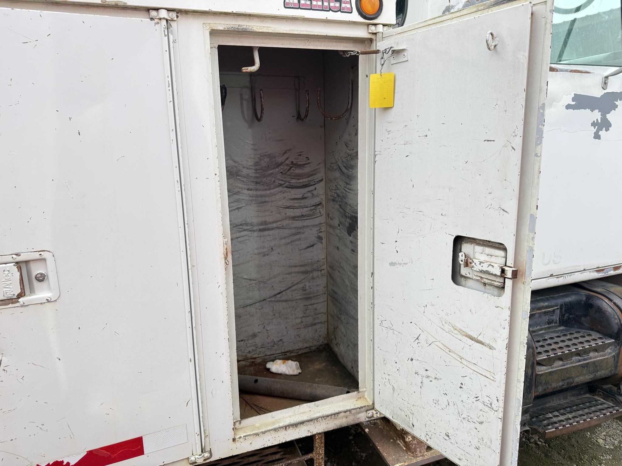 1998 Altec D945B Crane