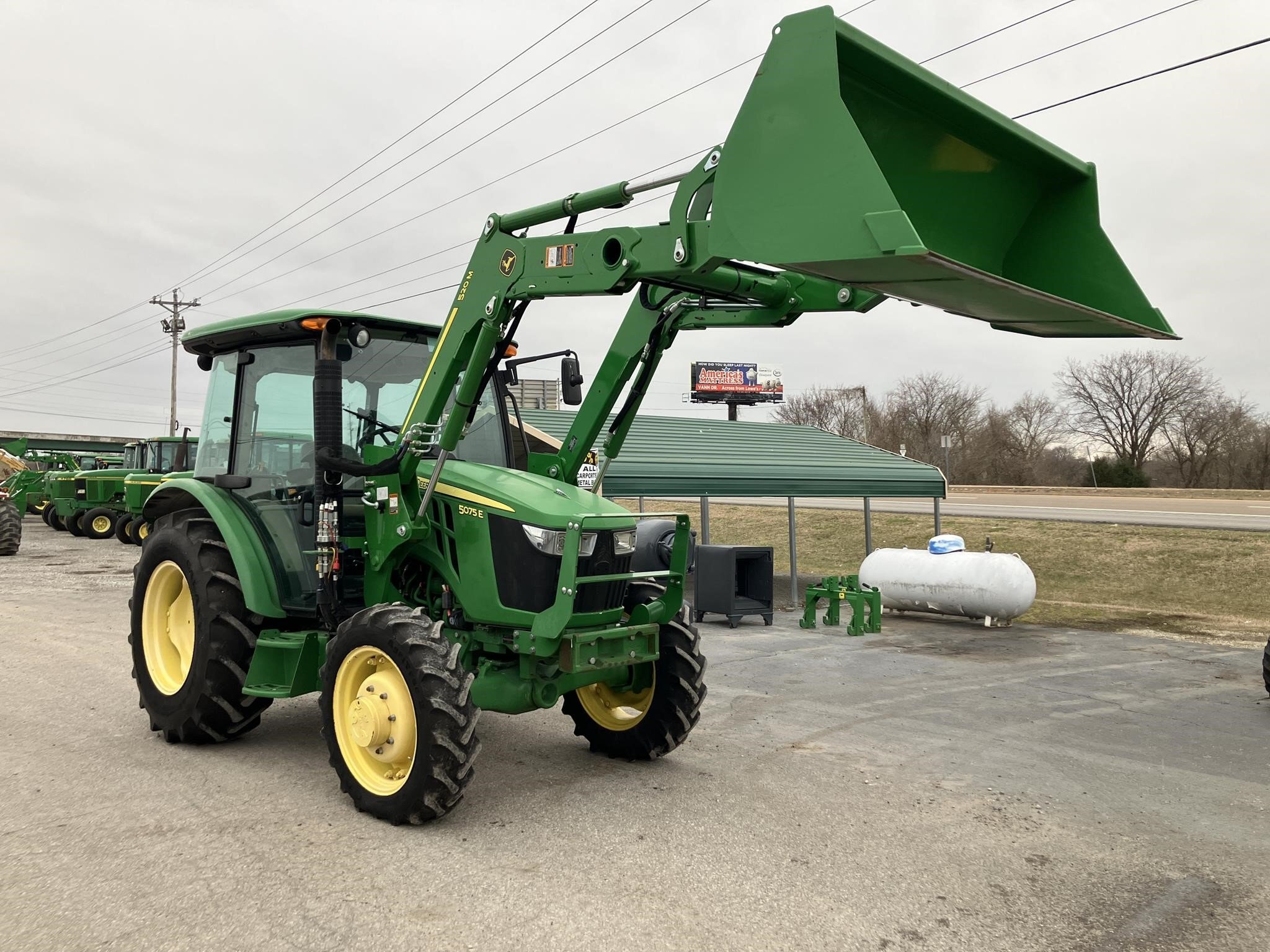2014 John Deere 5075E Tractor