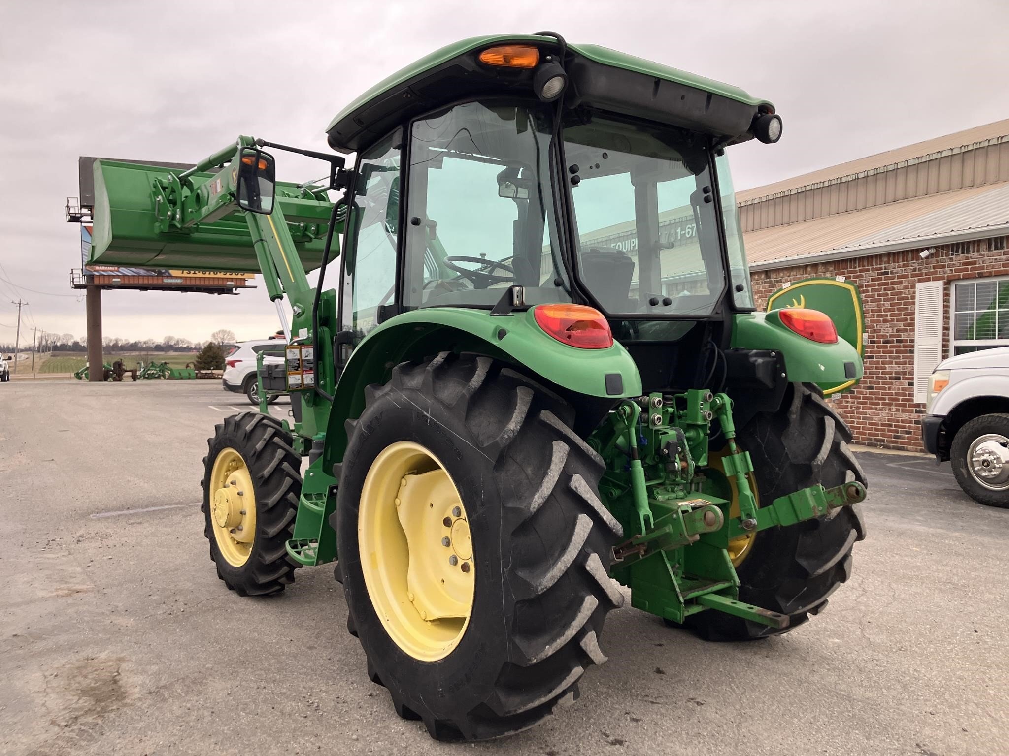 2014 John Deere 5075E Tractor