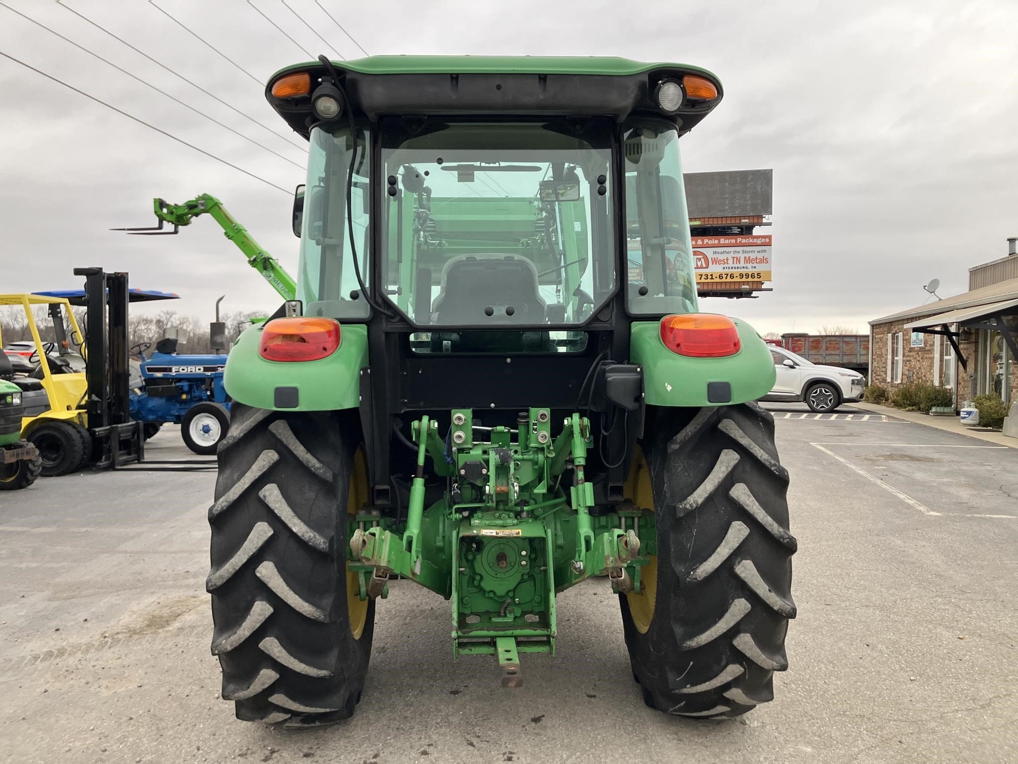 2014 John Deere 5075E Tractor