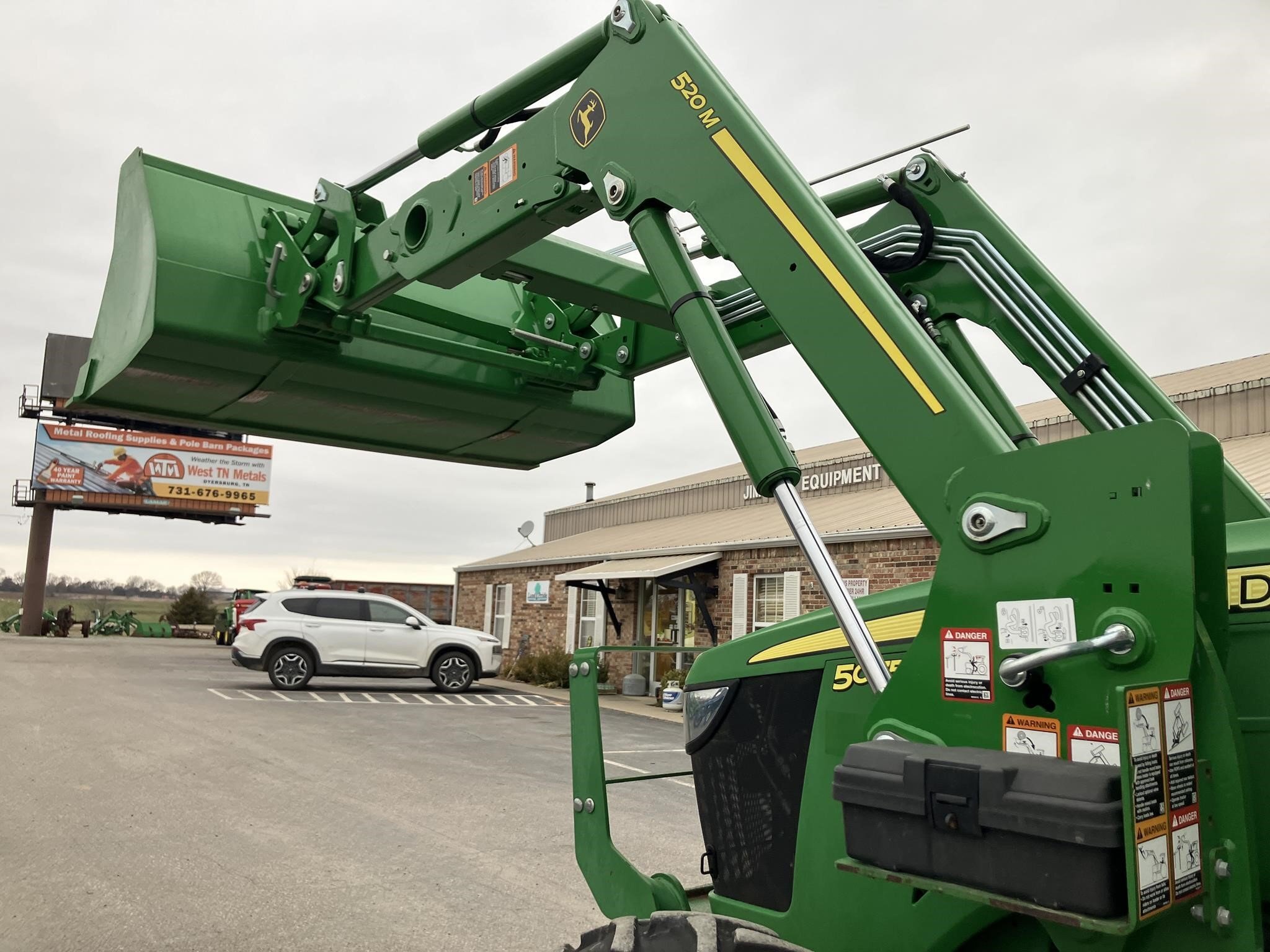 2014 John Deere 5075E Tractor