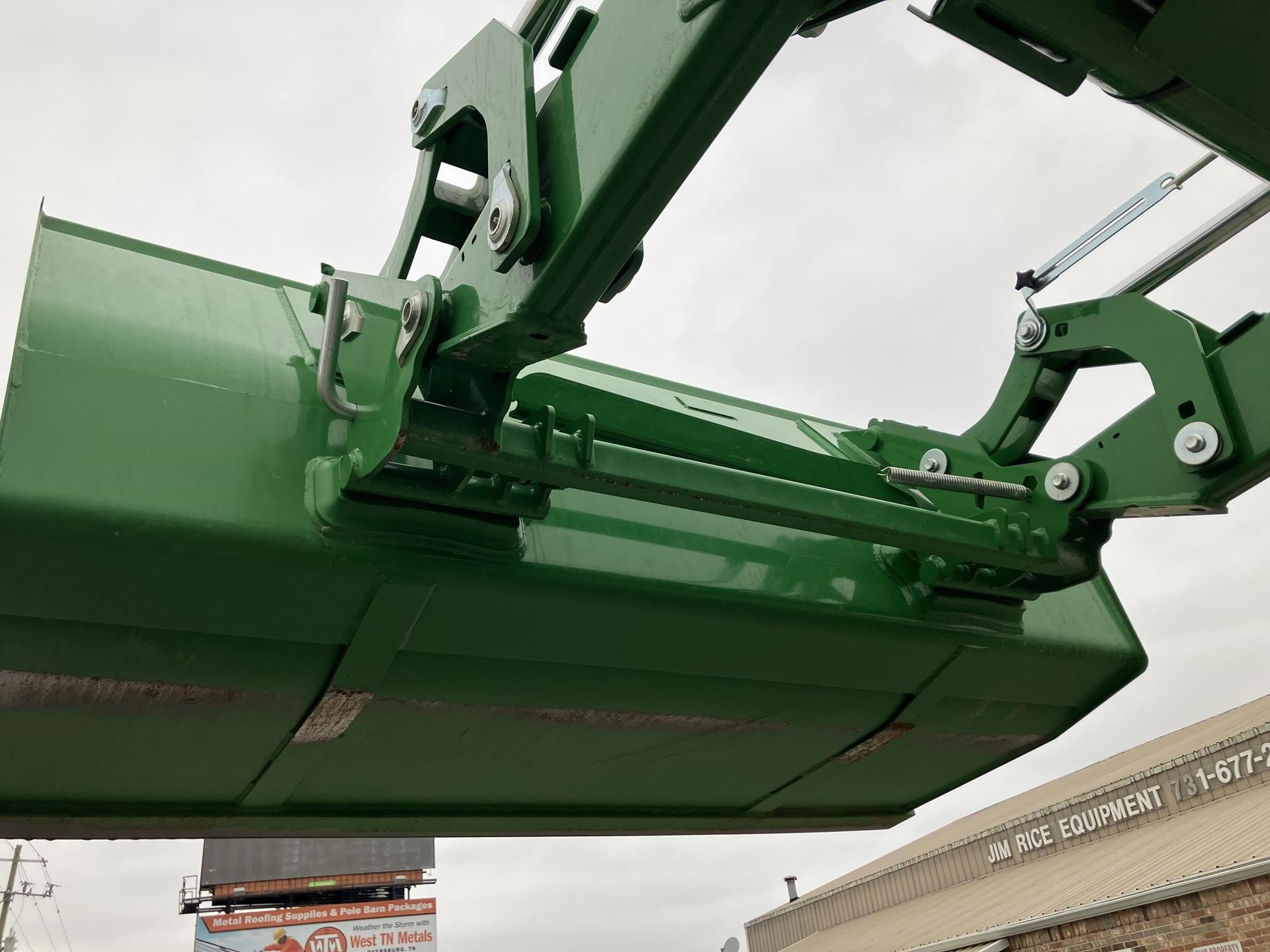 2014 John Deere 5075E Tractor