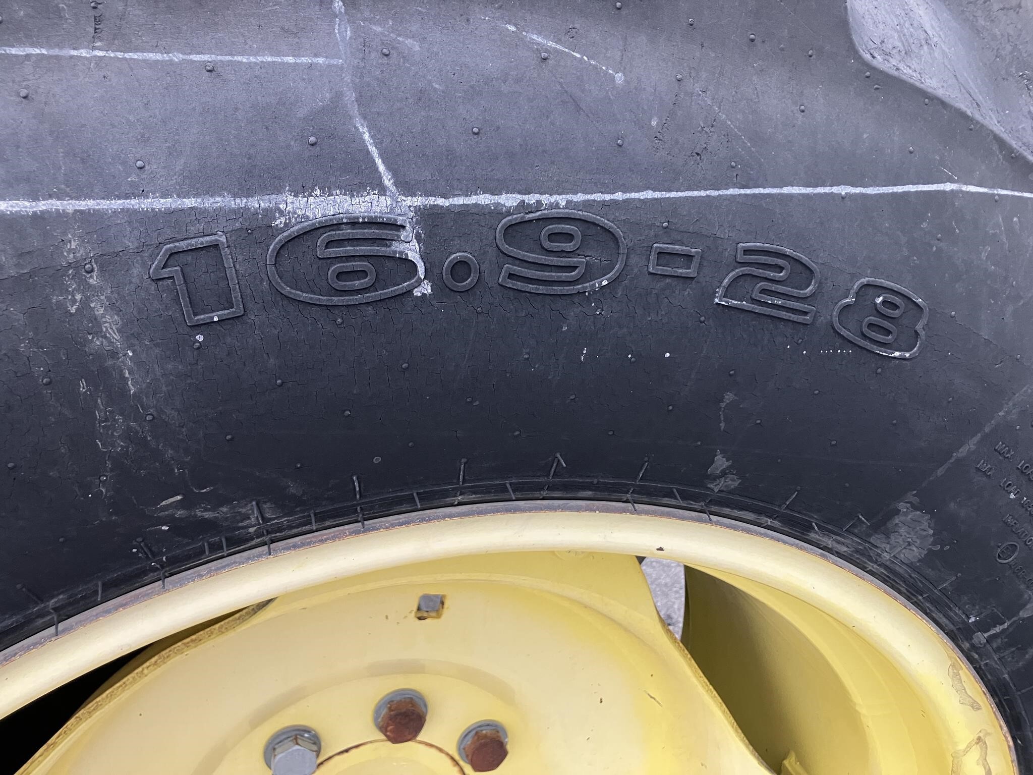 2014 John Deere 5075E Tractor