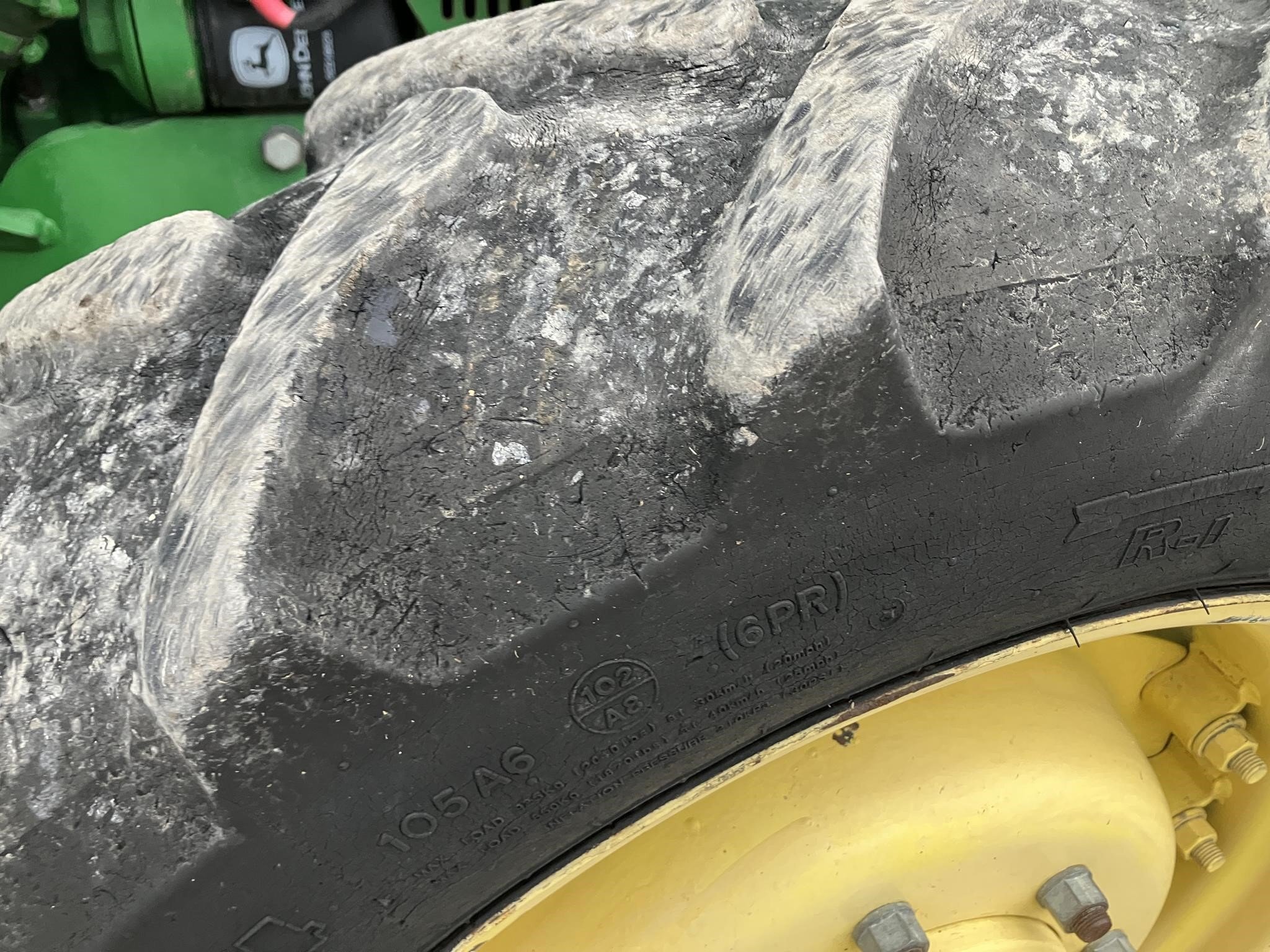 2014 John Deere 5075E Tractor