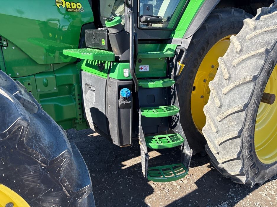 2022 John Deere 8R 340 Tractor