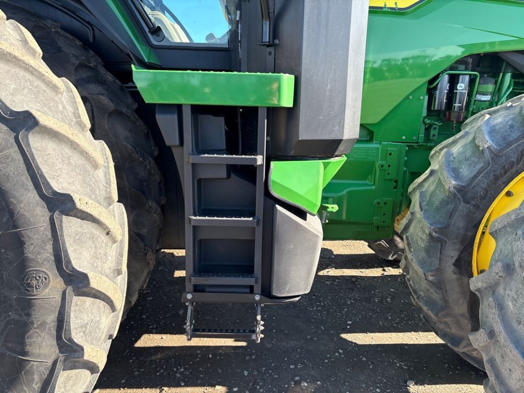 2022 John Deere 8R 340 Tractor
