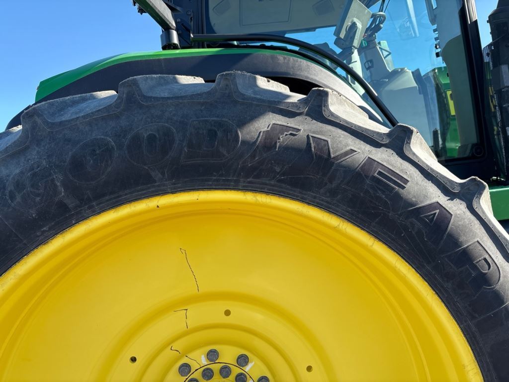 2022 John Deere 8R 340 Tractor