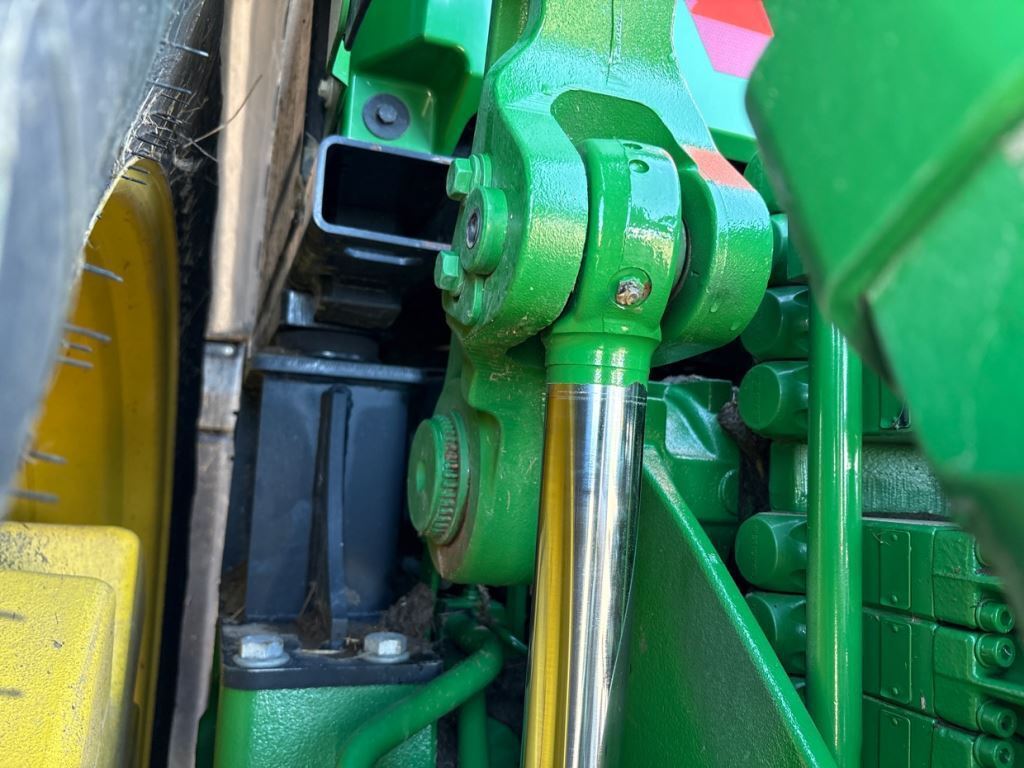 2022 John Deere 8R 340 Tractor