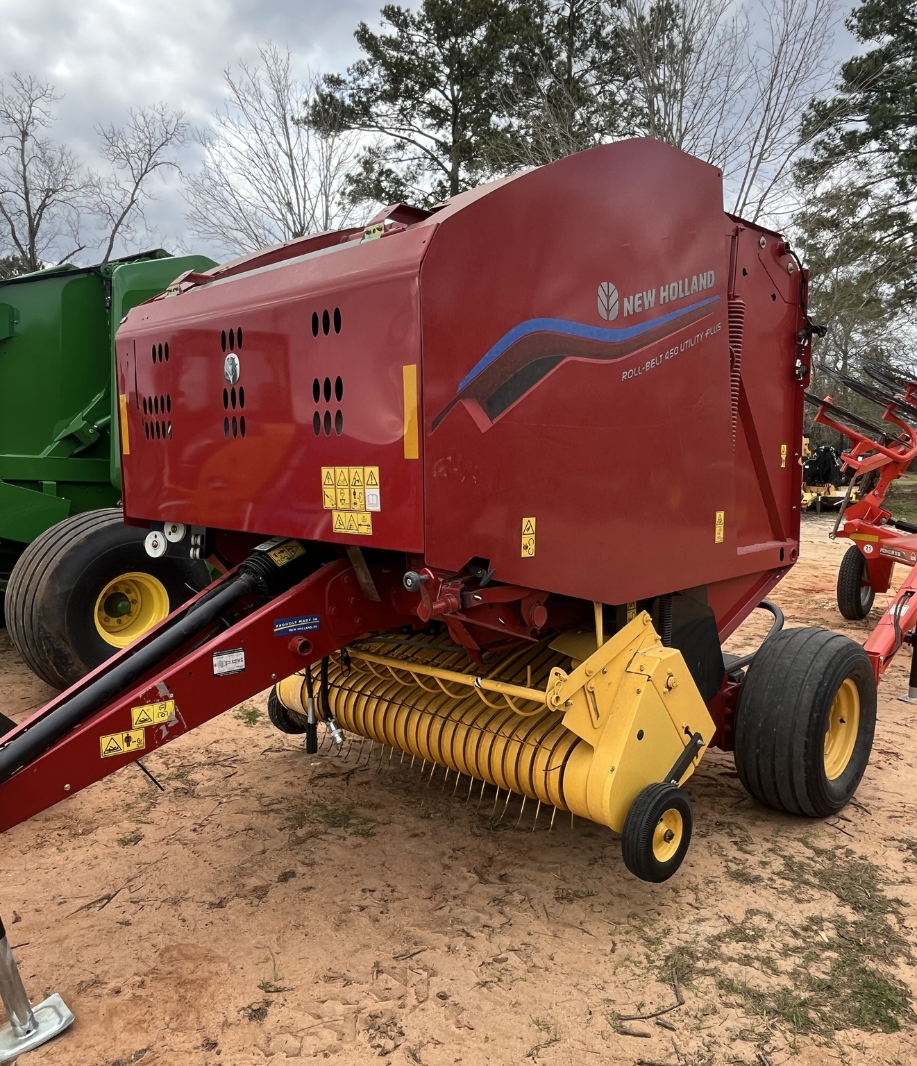 2023 New Holland Roll-Belt 450 Utility Round Baler