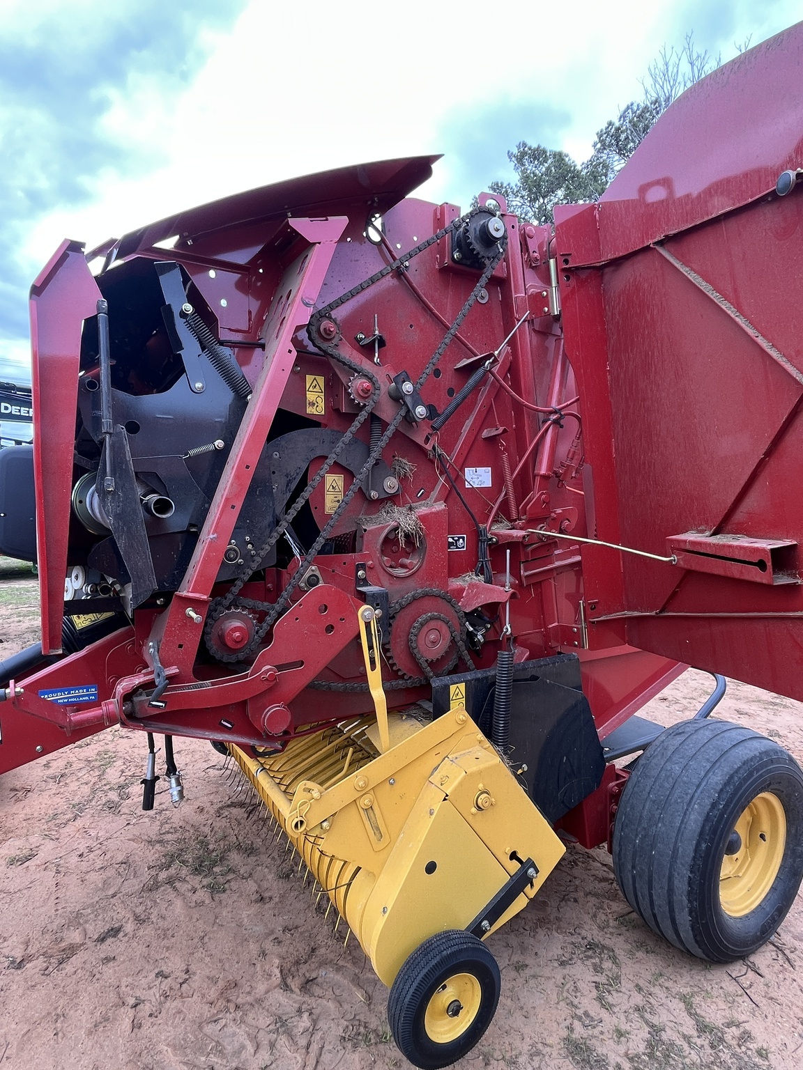 2023 New Holland Roll-Belt 450 Utility Round Baler