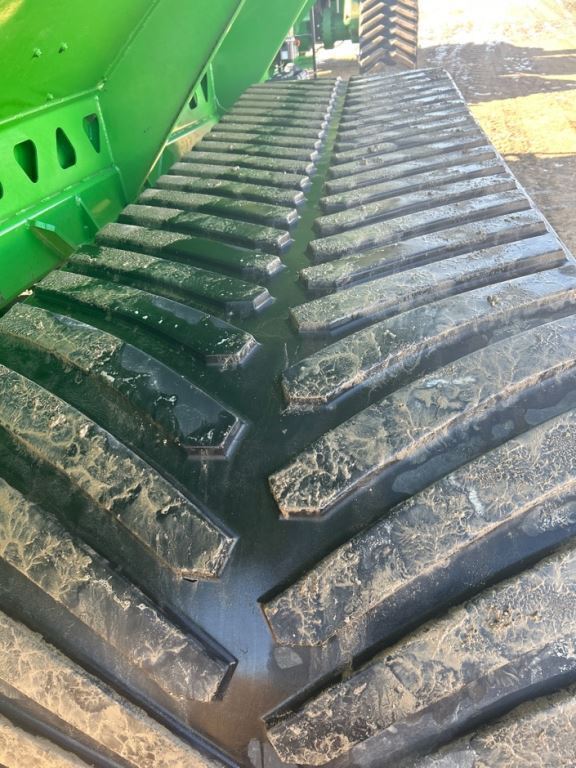 2020 Brent 1596 Grain Cart