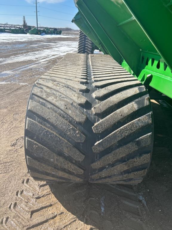 2020 Brent 1596 Grain Cart