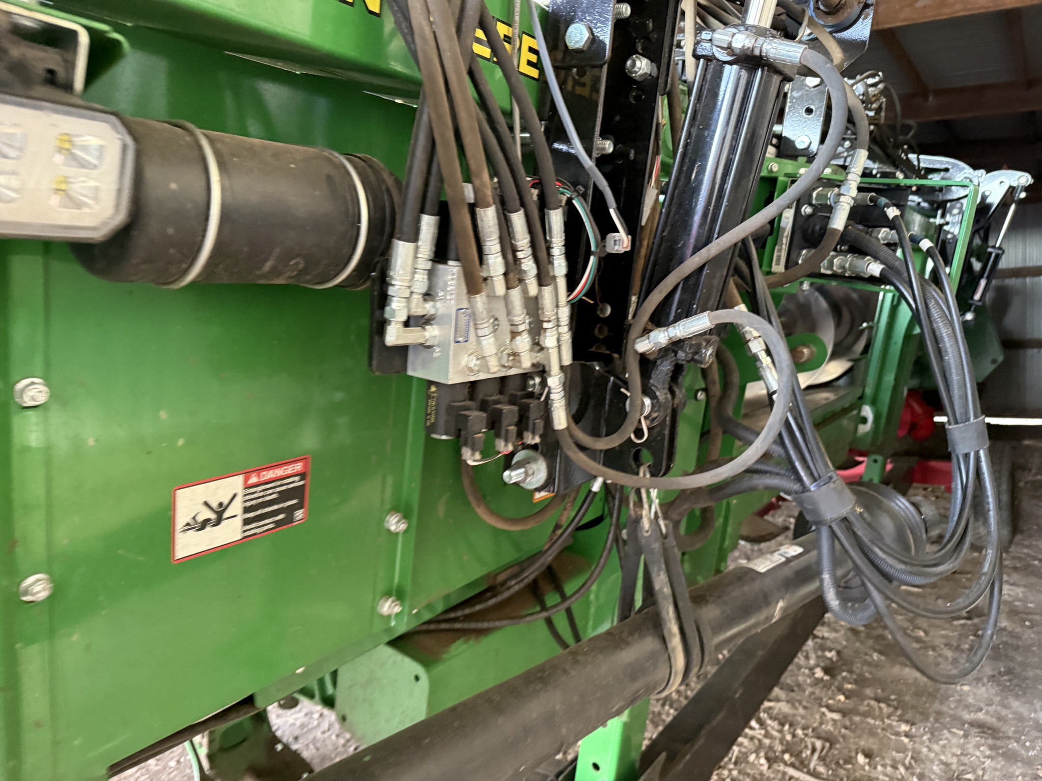 2023 John Deere C8R Corn Head