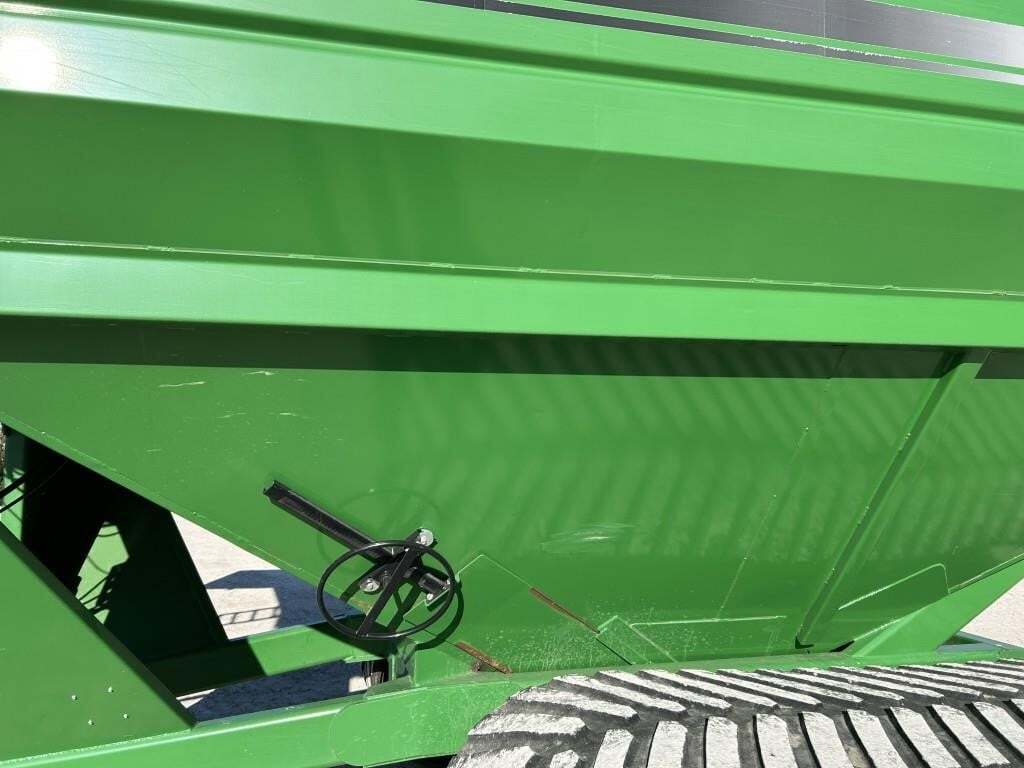 2014 J&M 1401-22T Grain Cart