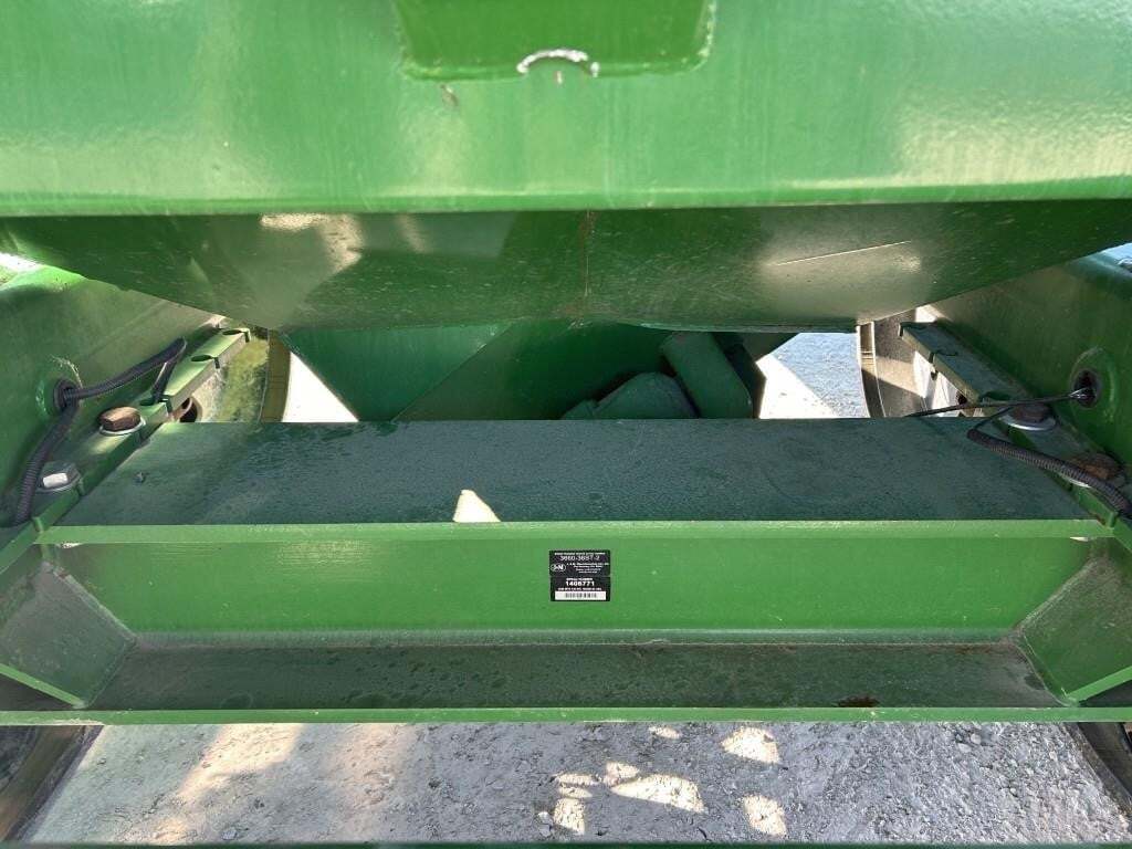 2014 J&M 1401-22T Grain Cart