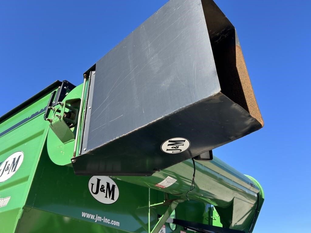 2014 J&M 1401-22T Grain Cart