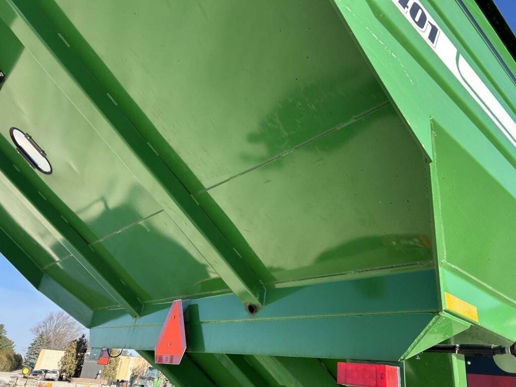 2014 J&M 1401-22T Grain Cart