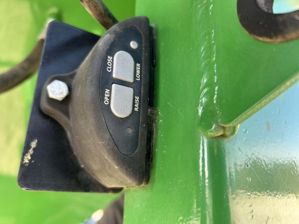 2014 J&M 1401-22T Grain Cart