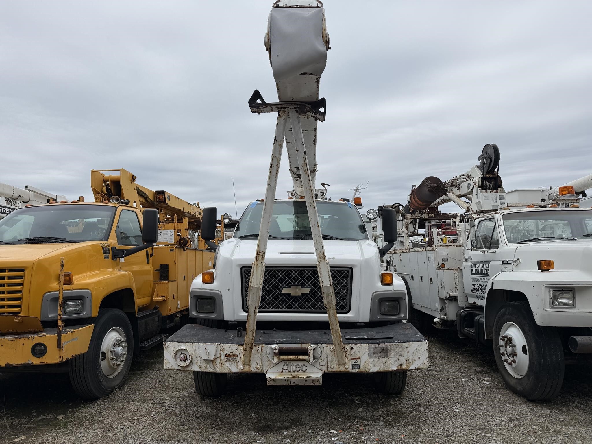 2006 Altec AA755L Crane