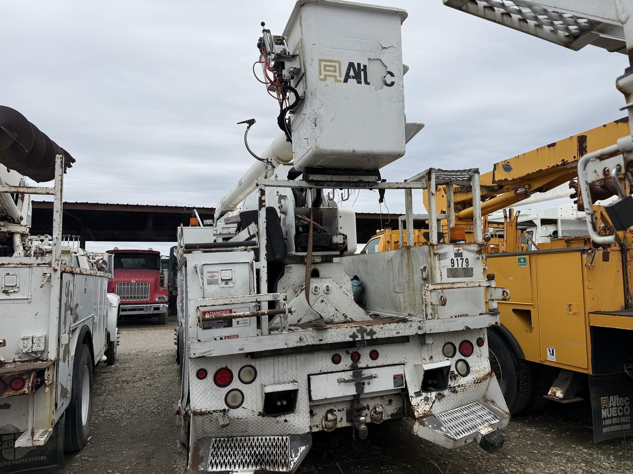 2006 Altec AA755L Crane