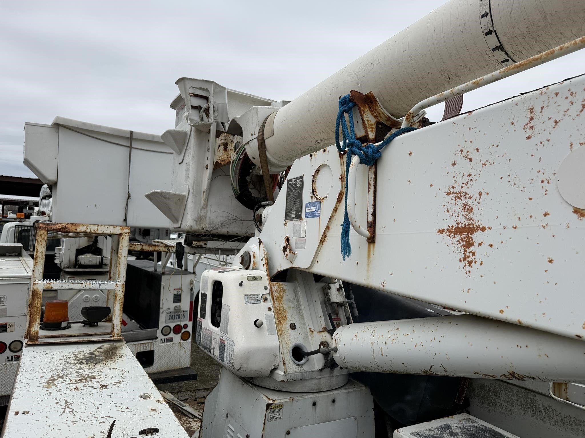 2006 Altec AA755L Crane