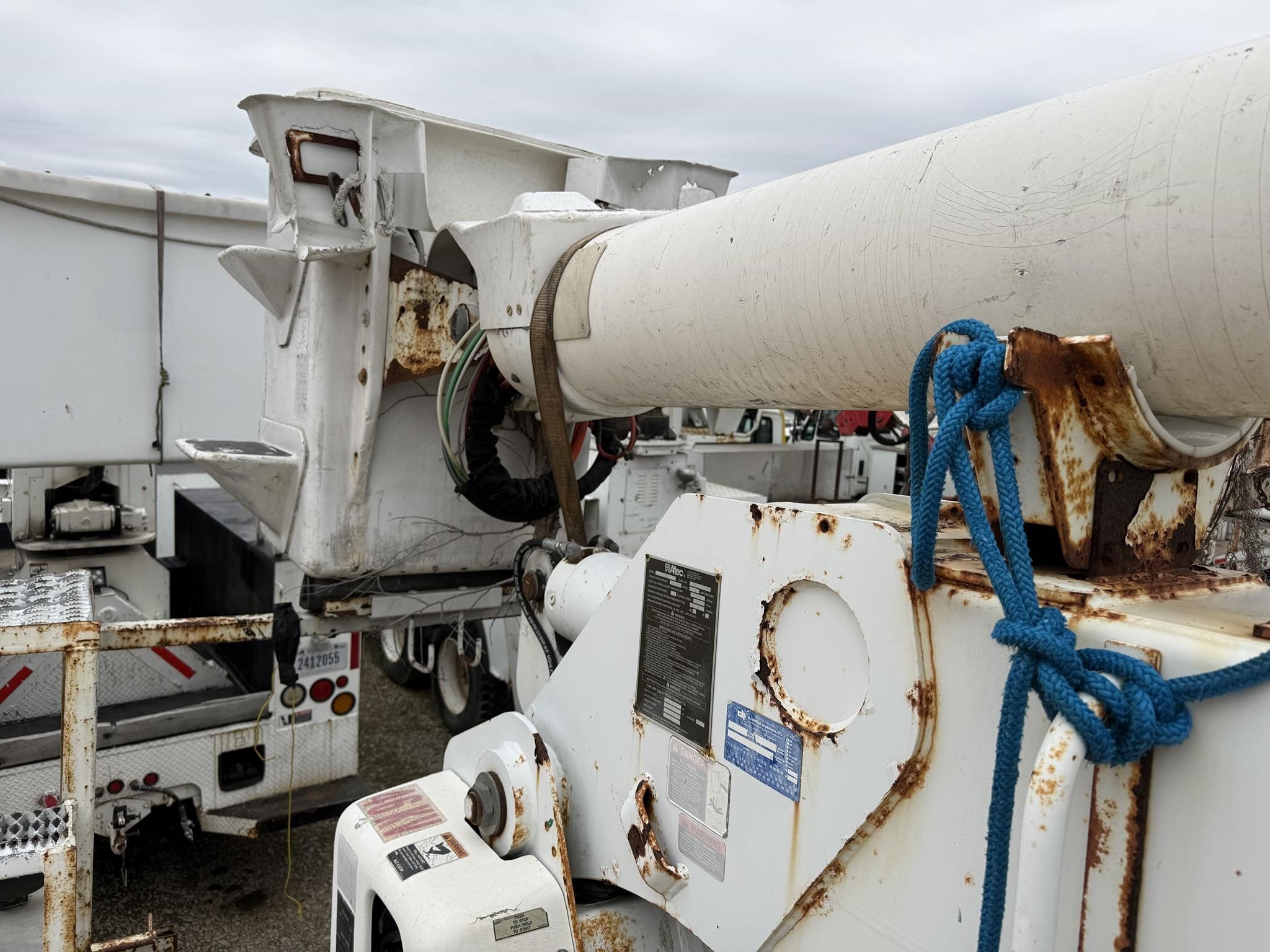 2006 Altec AA755L Crane