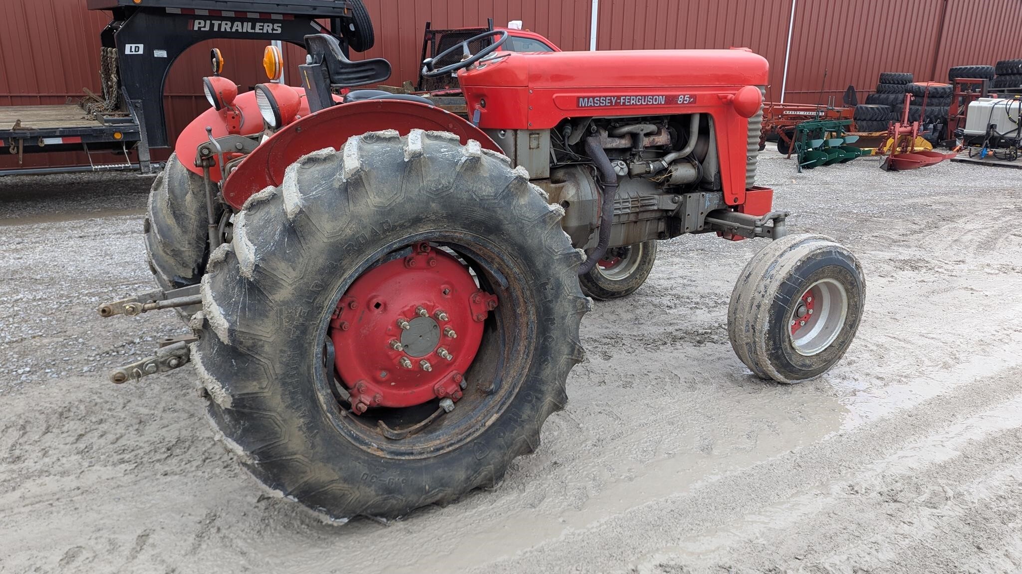 1958 Massey Ferguson 85 Tractor